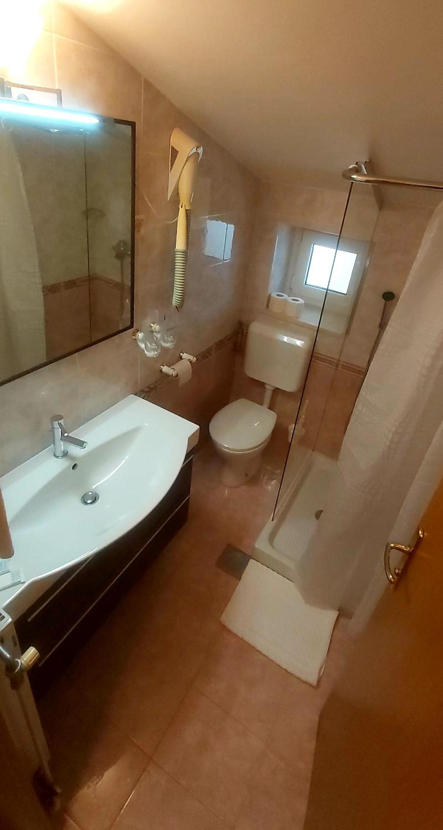 Single Room photo 2