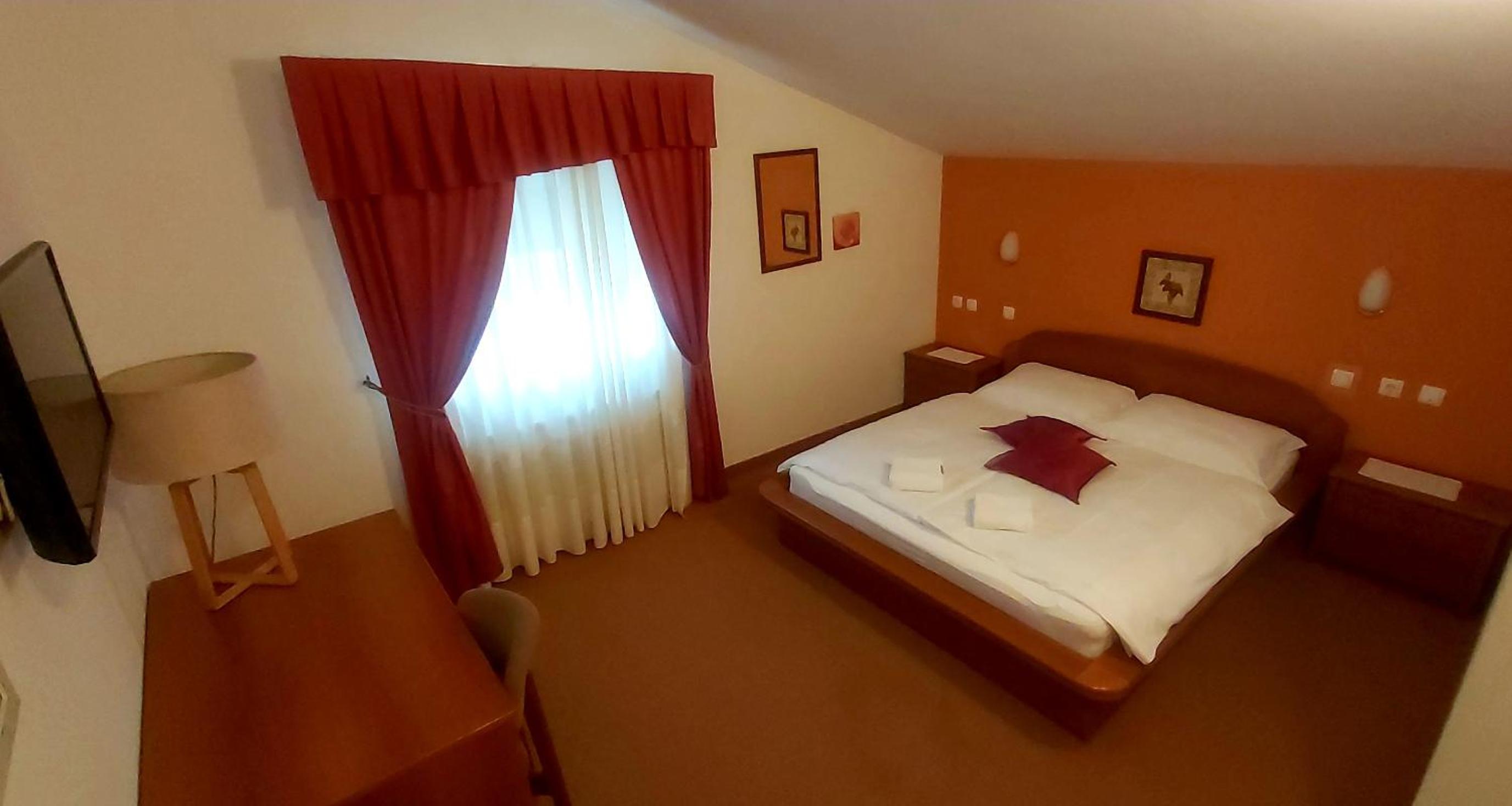 Double or Twin Room with Extra Bed photo 1