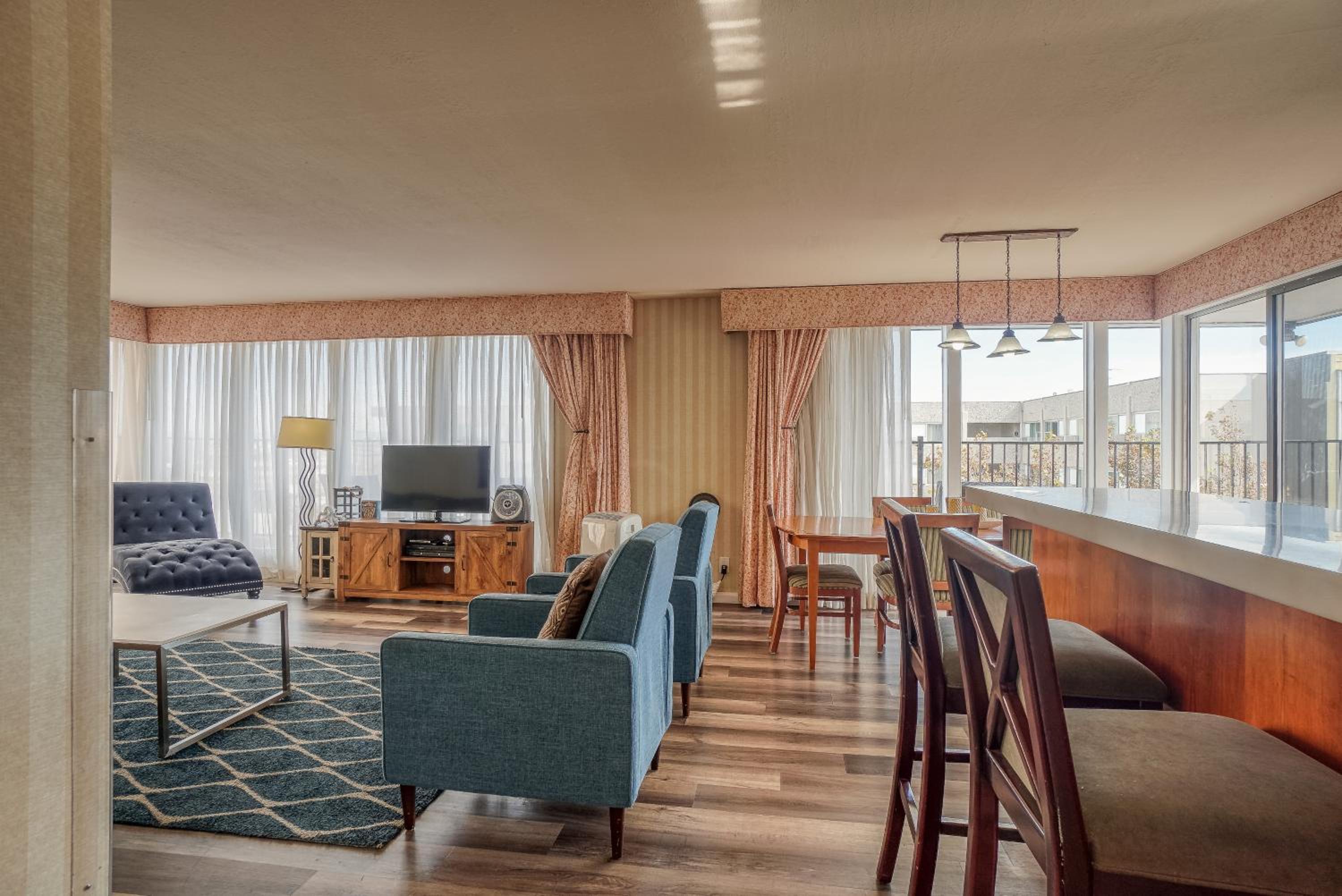 Penthouse Suite photo 1
