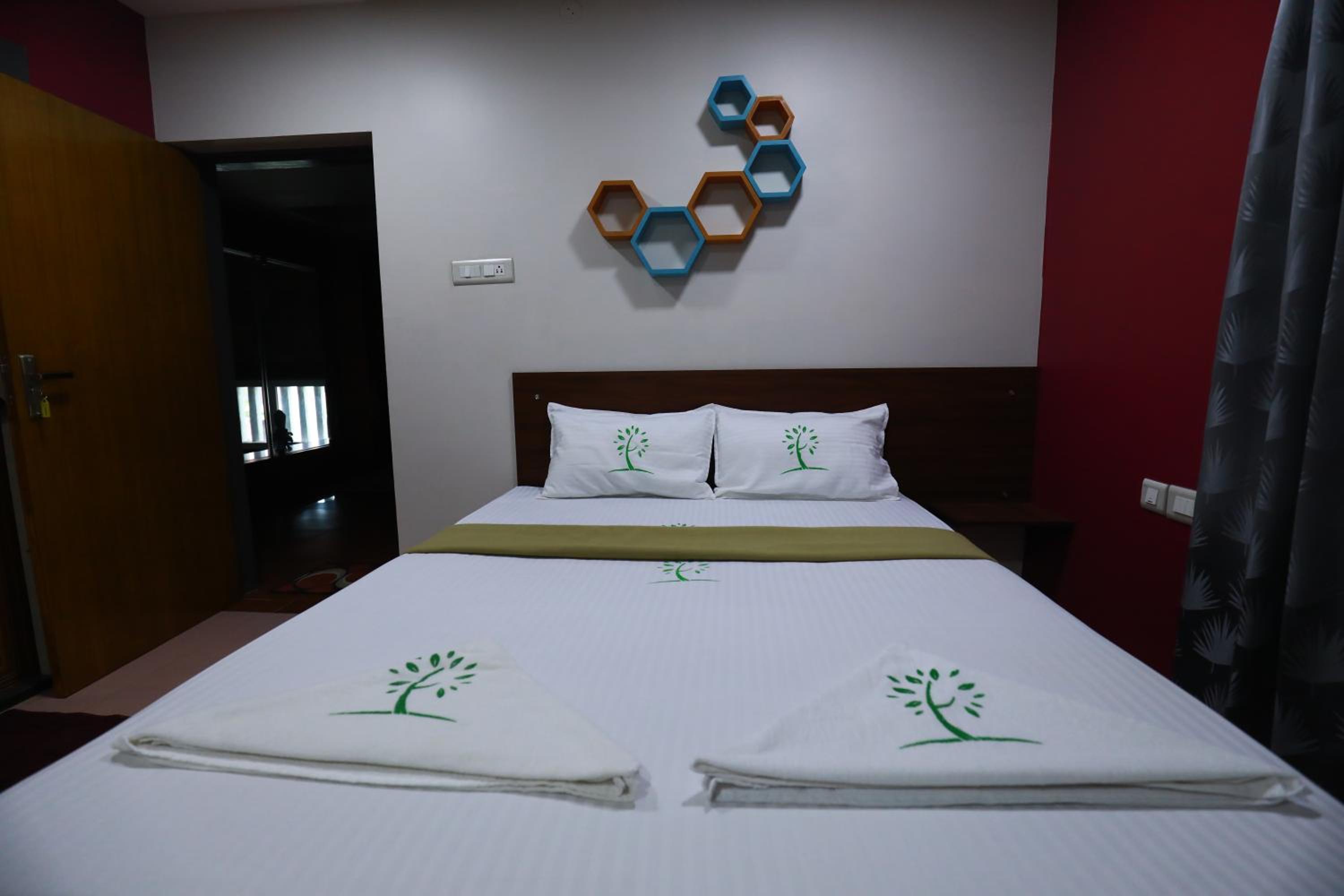 Deluxe Room - Photo 7