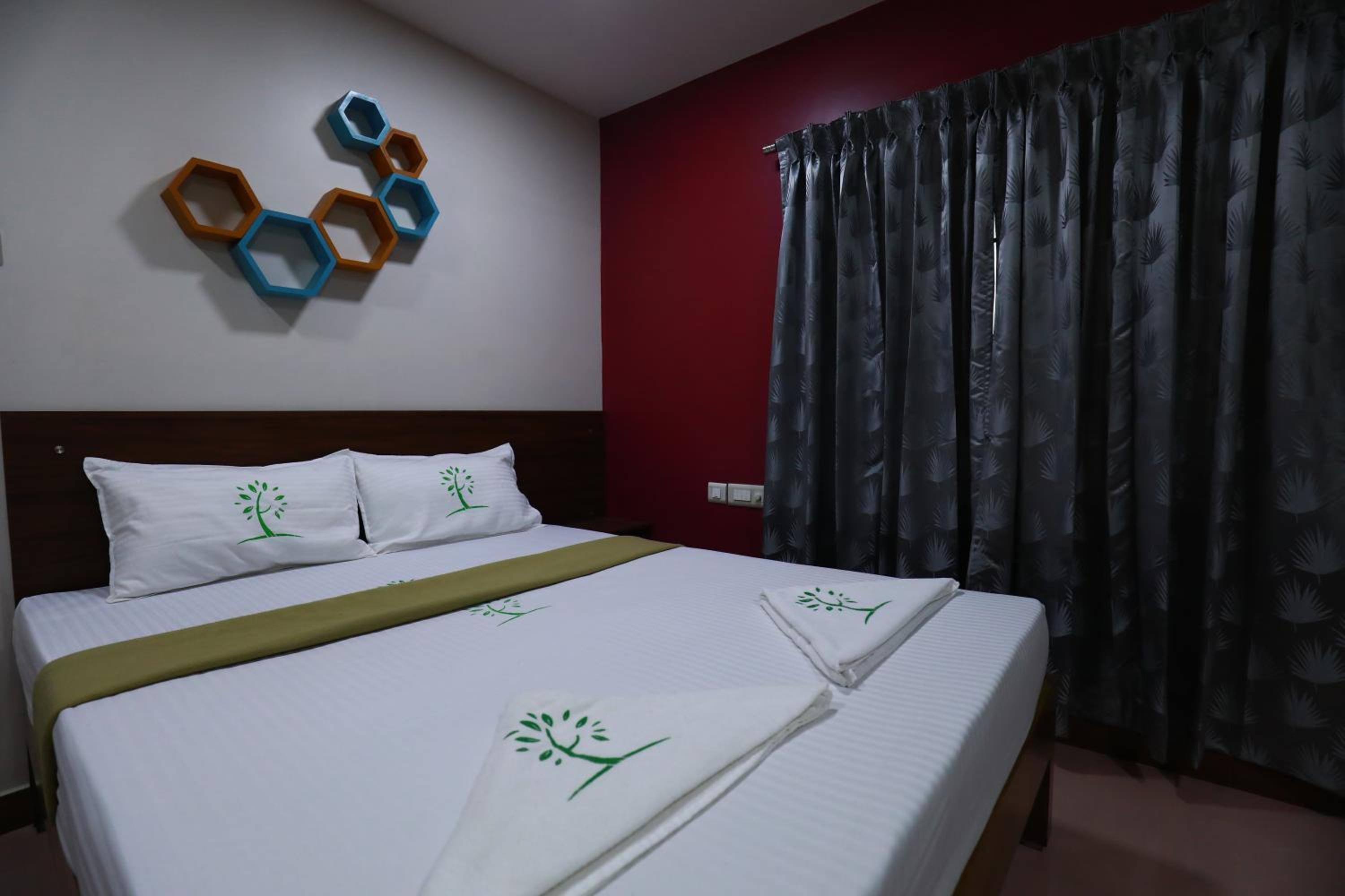 Deluxe Room - Photo 6