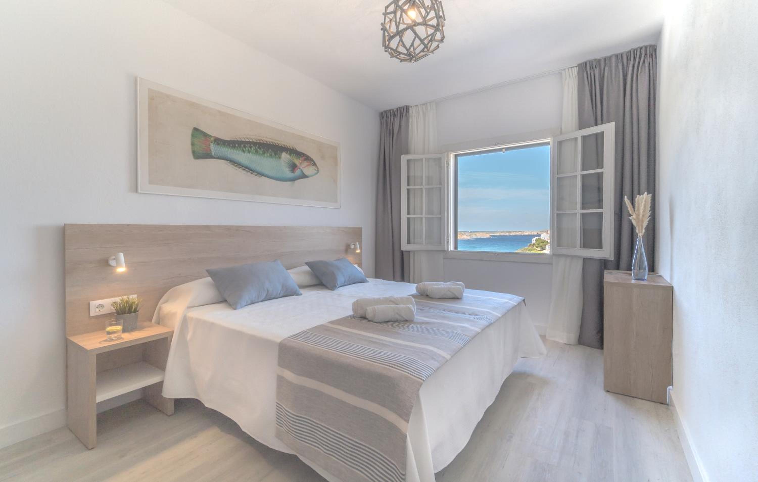 Apartamento de un dormitorio superior con vista al mar
