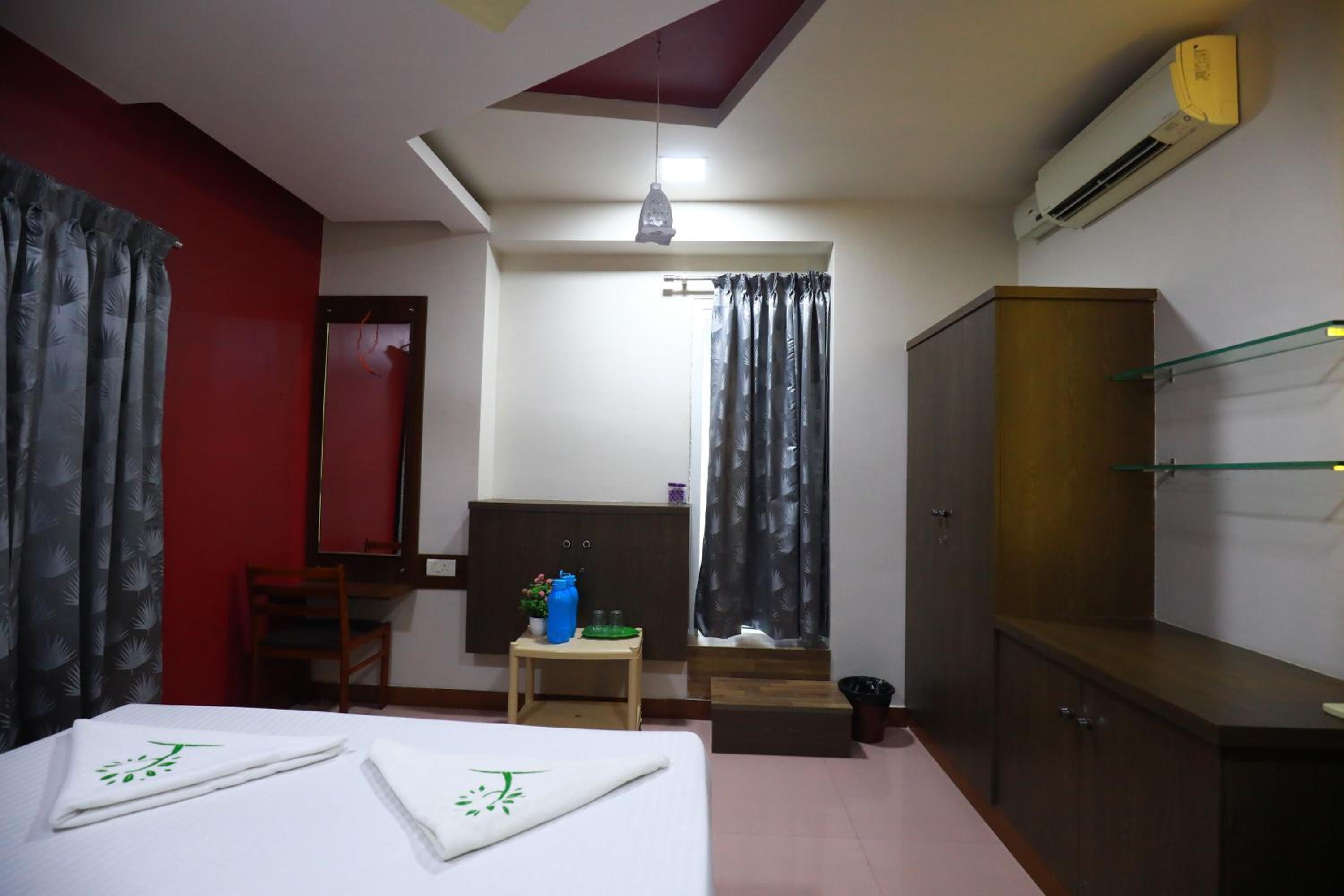 Deluxe Room - Photo 2