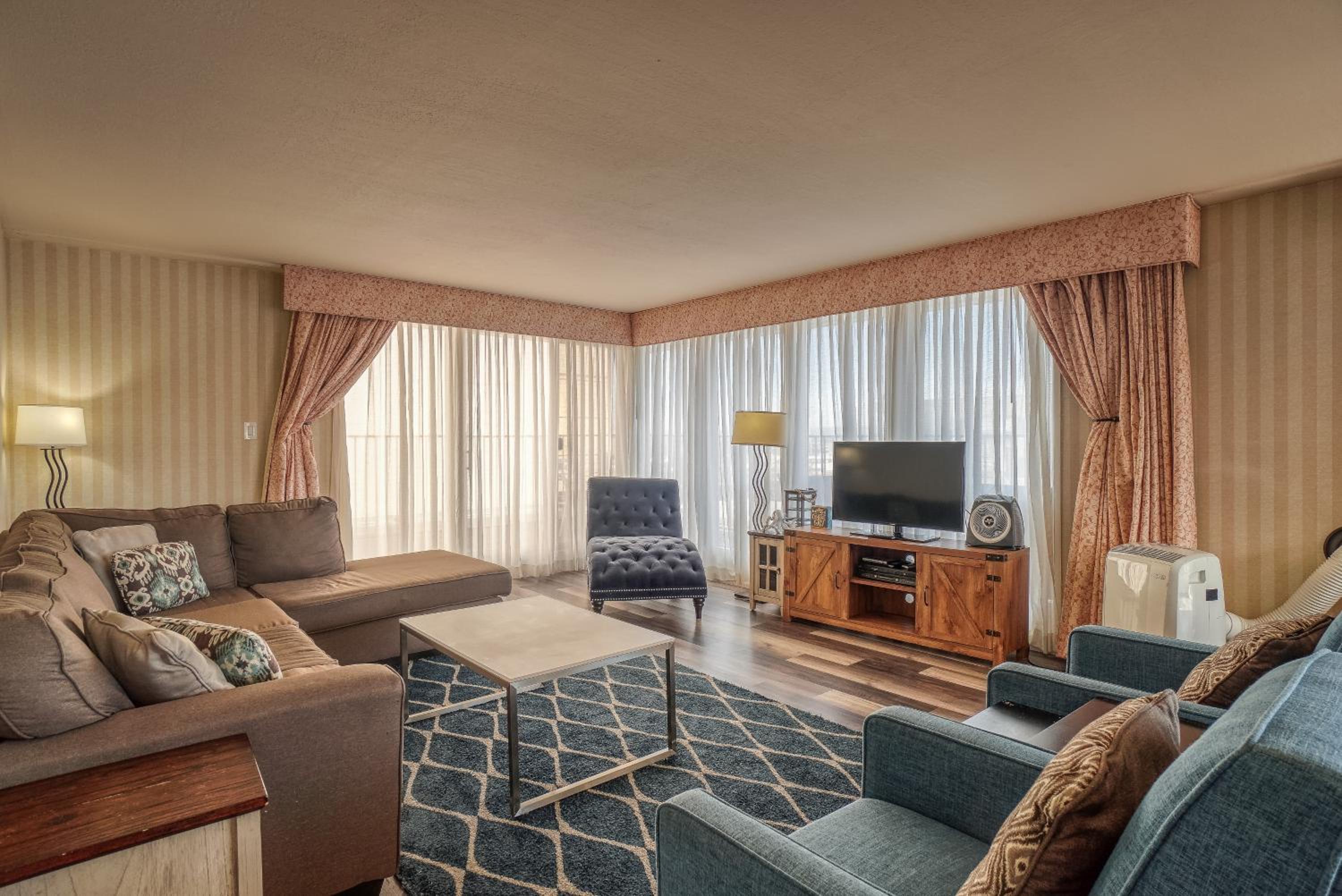 Penthouse Suite photo 2