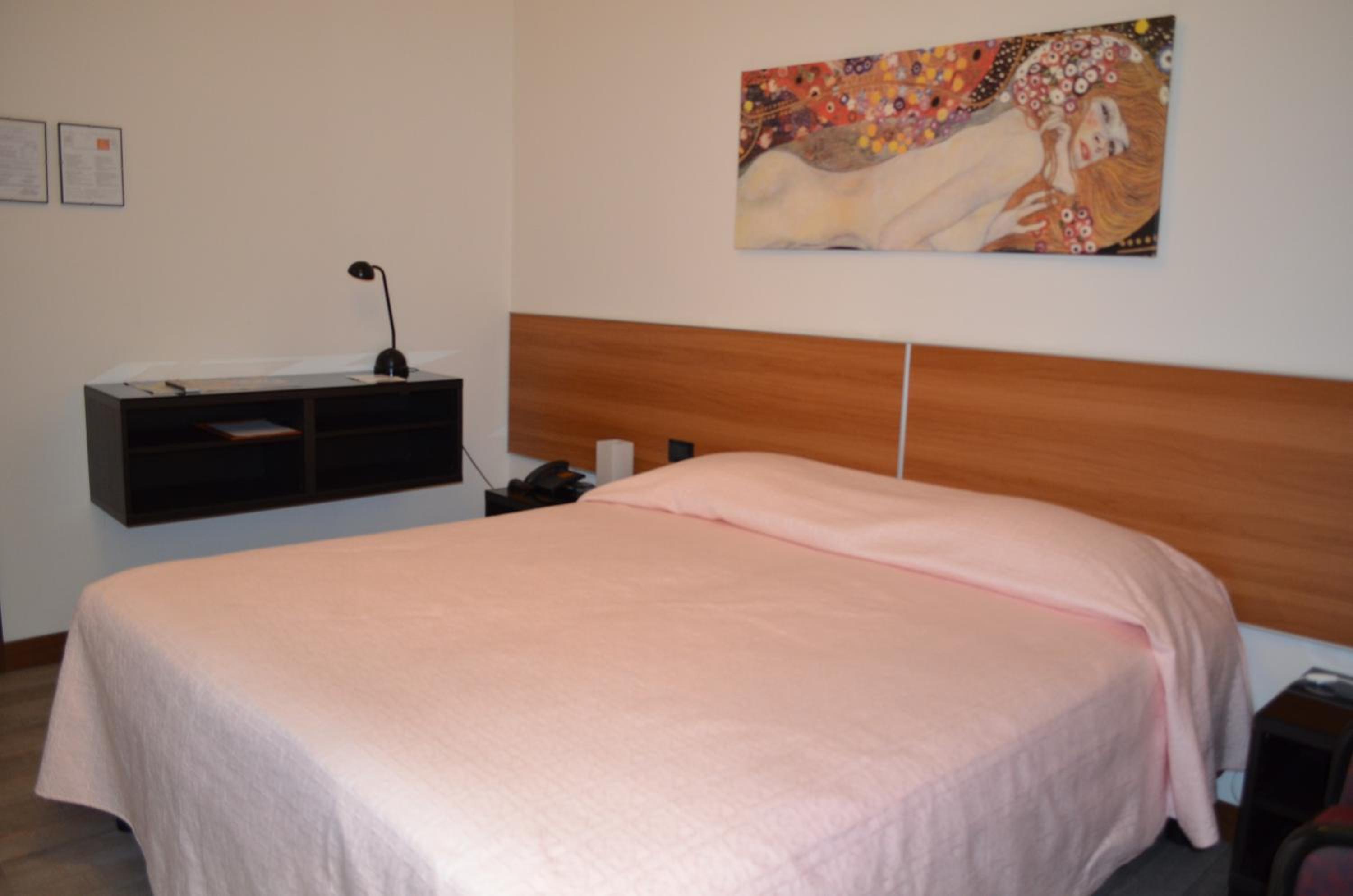 Double or Twin Room - Photo 7