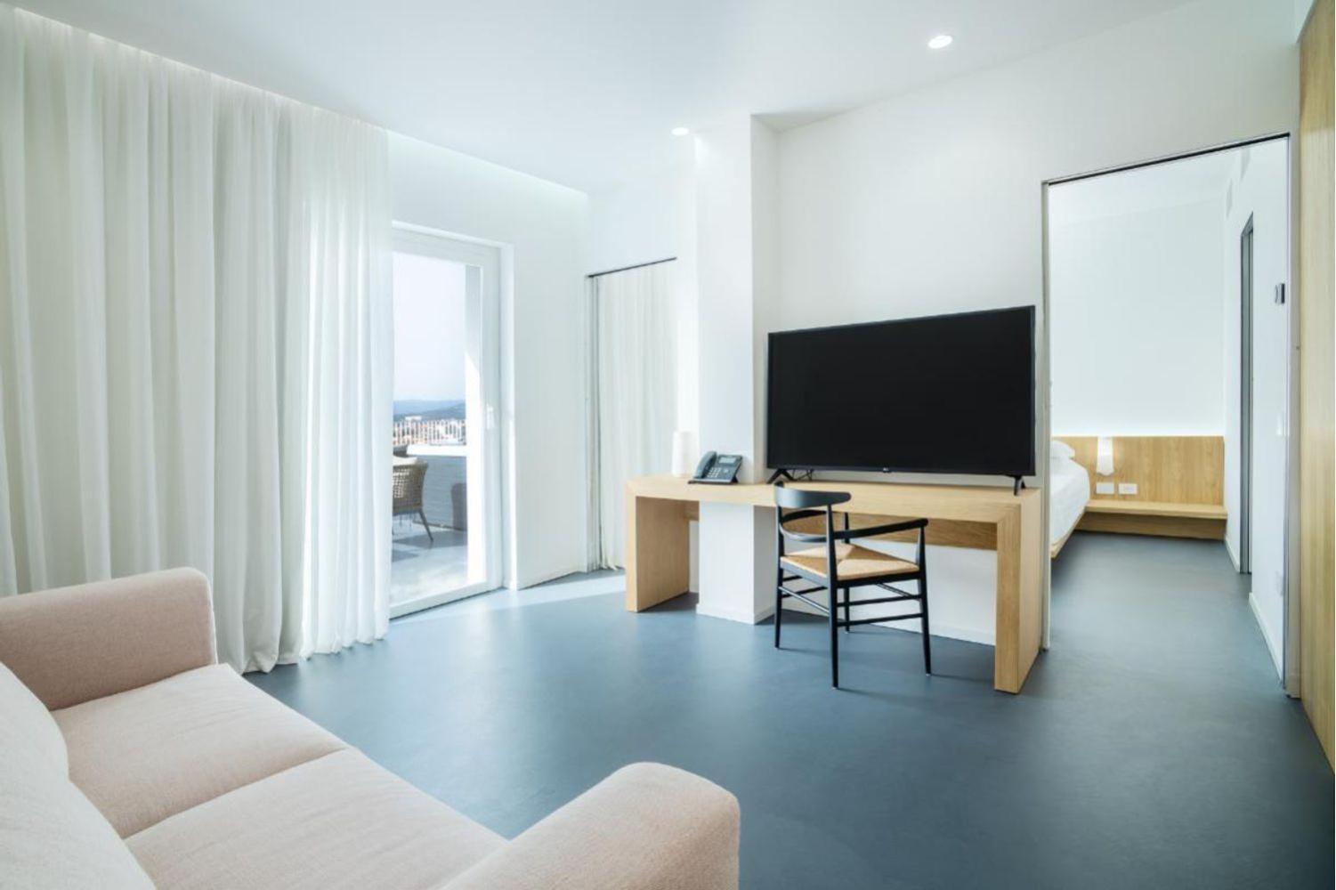Executive Suite - Photo 5