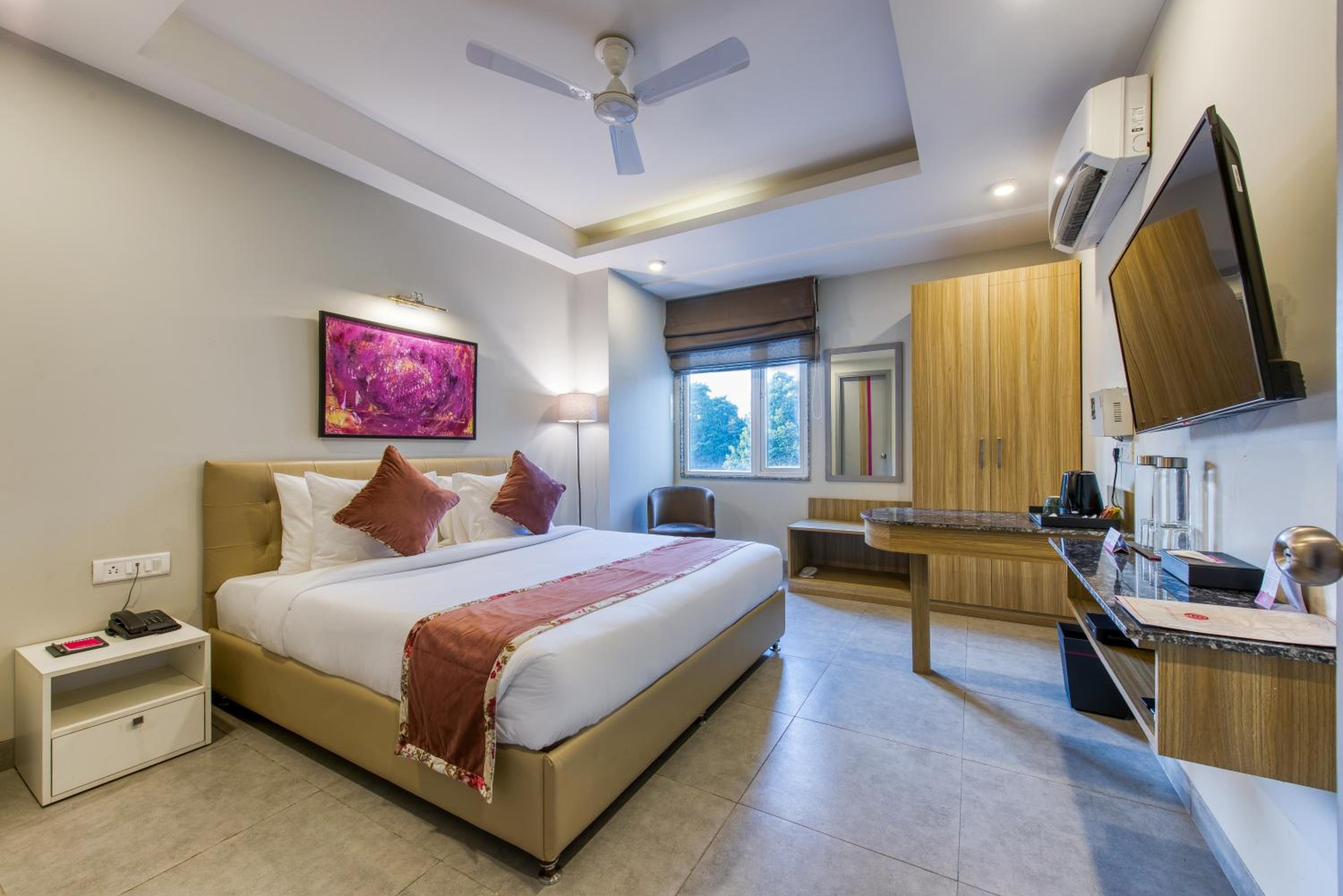 Deluxe Double or Twin Room