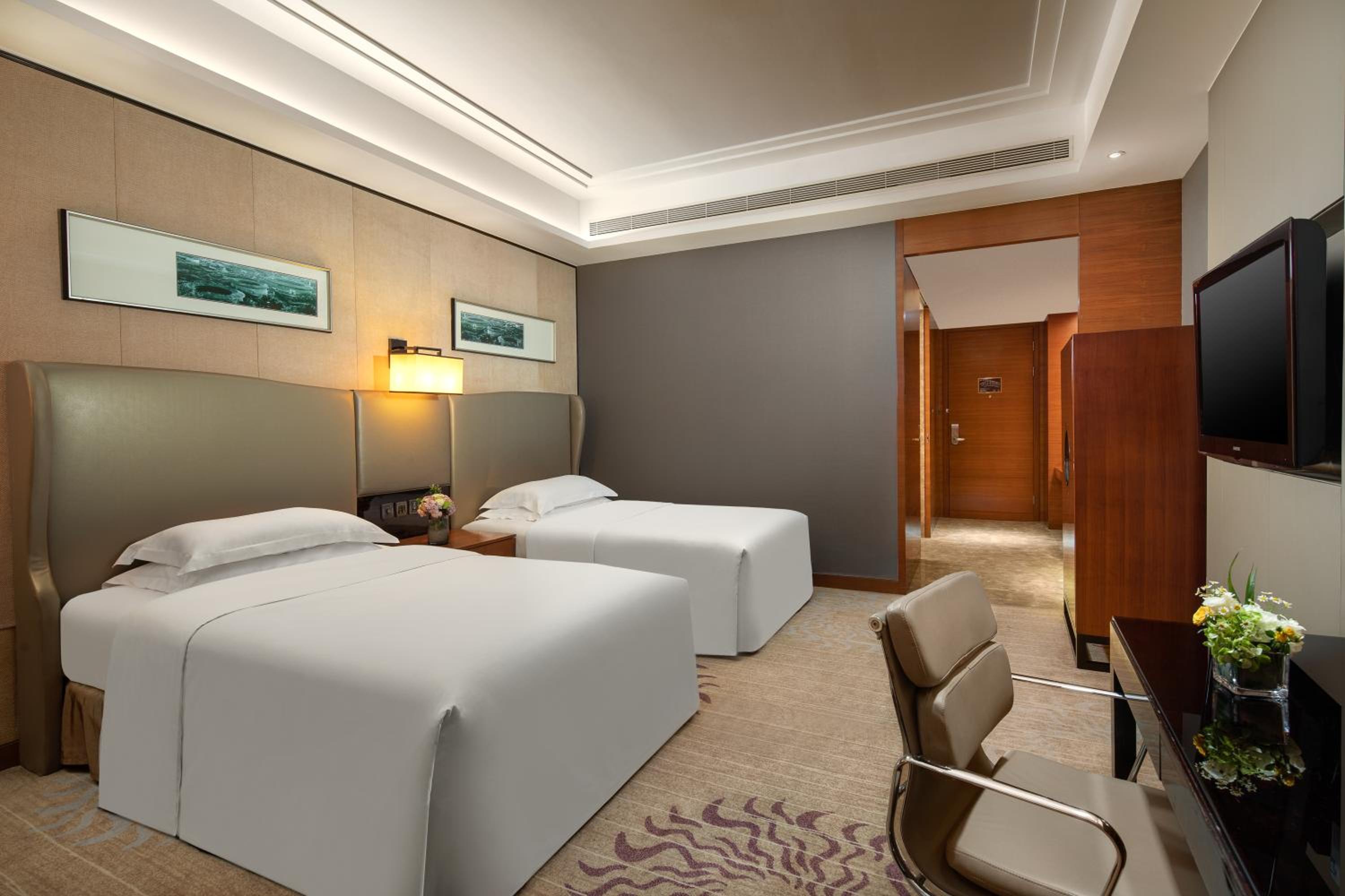 Standard Double Room with Two Double Beds photo 3