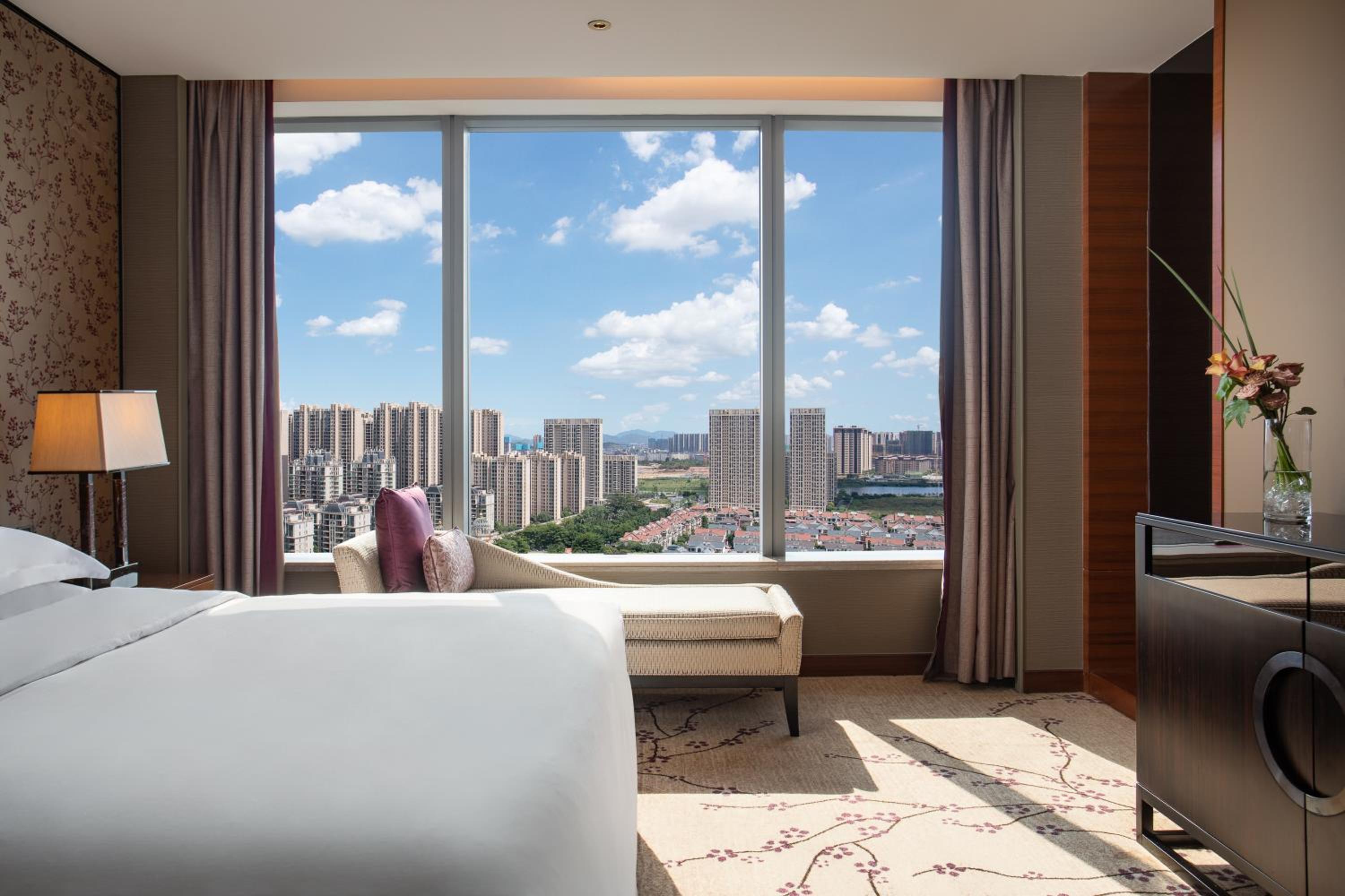 Premium King Room photo 2