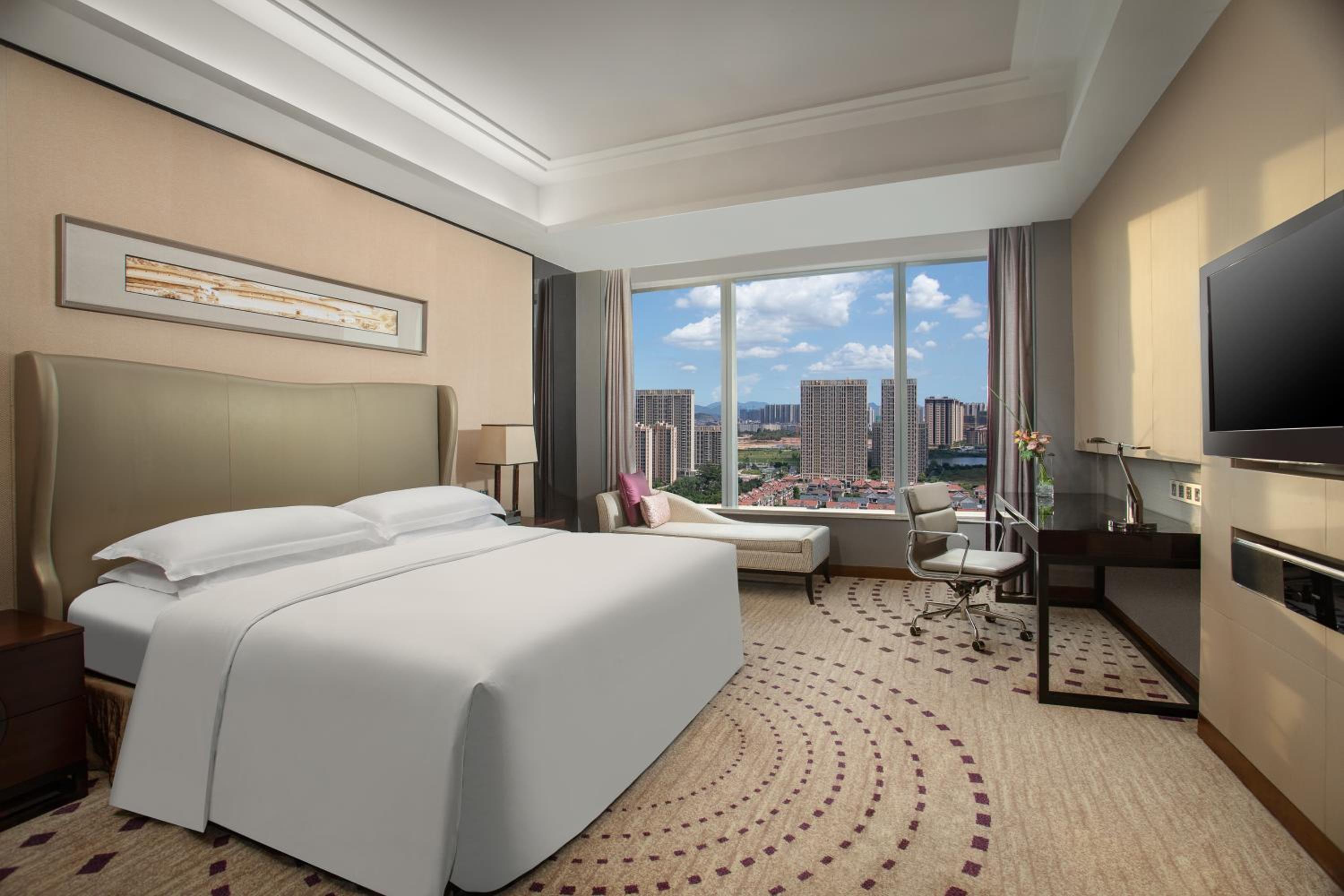 Premium King Room photo 1