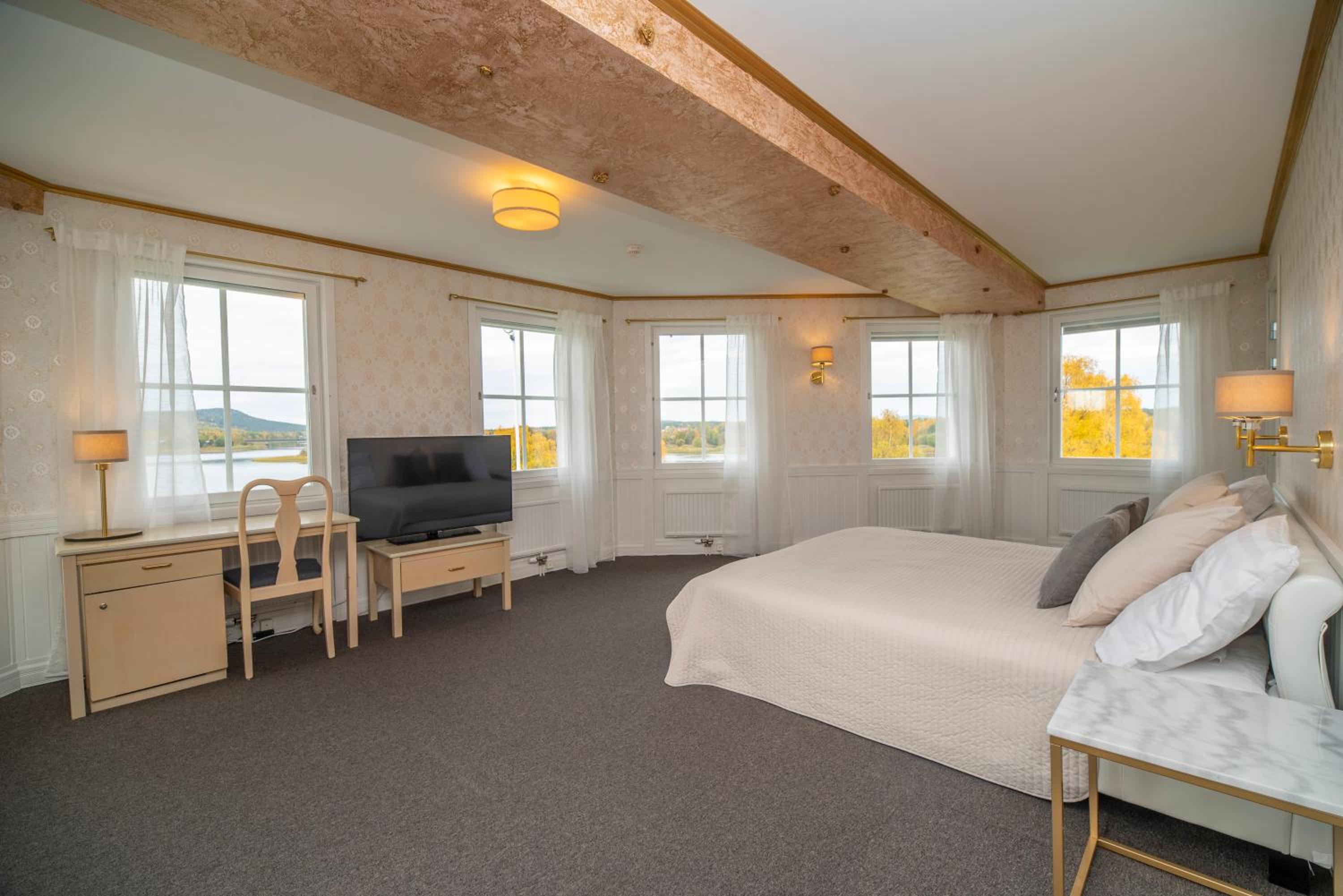 Suite with Sauna - Photo 2