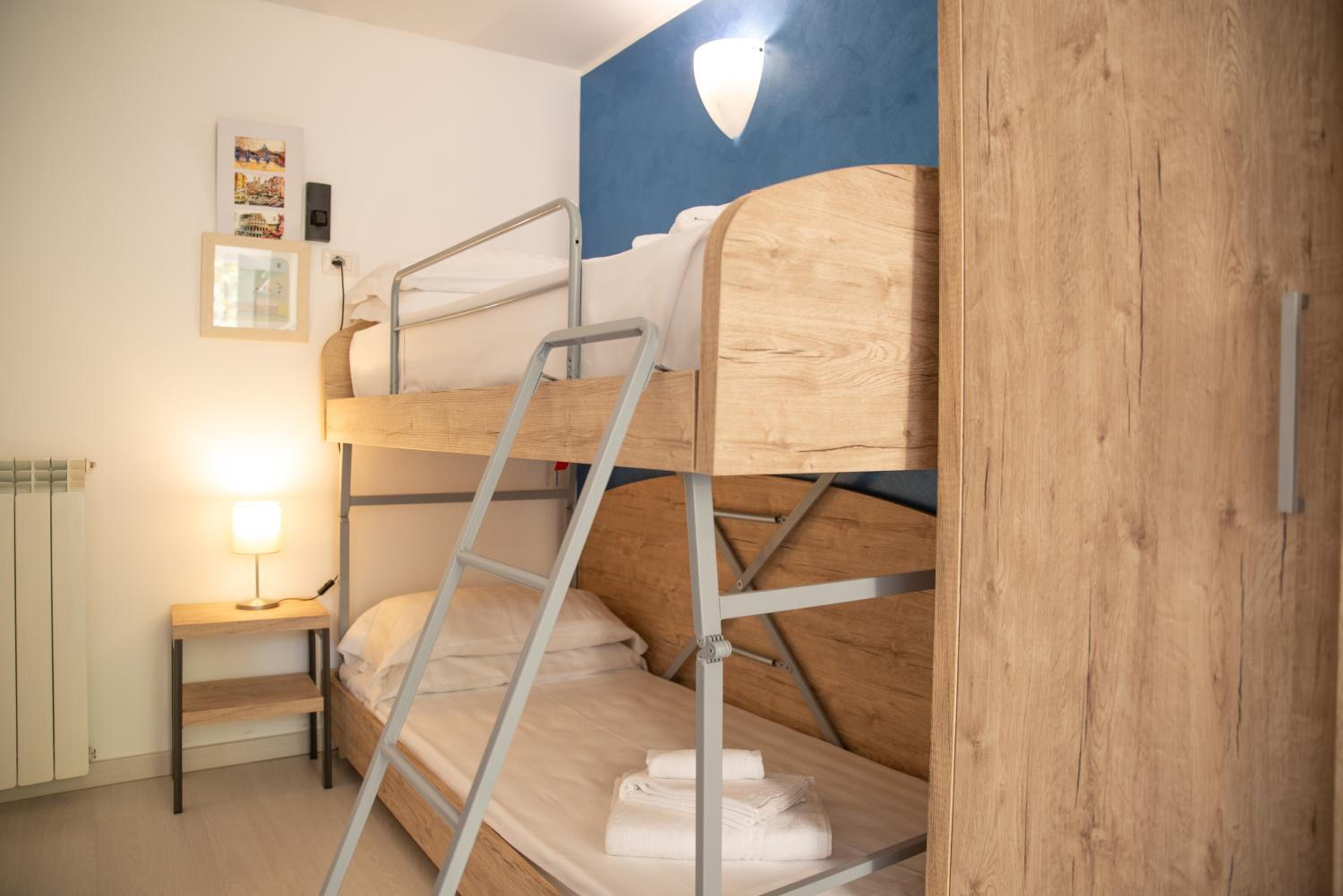 Budget Twin Room photo 3