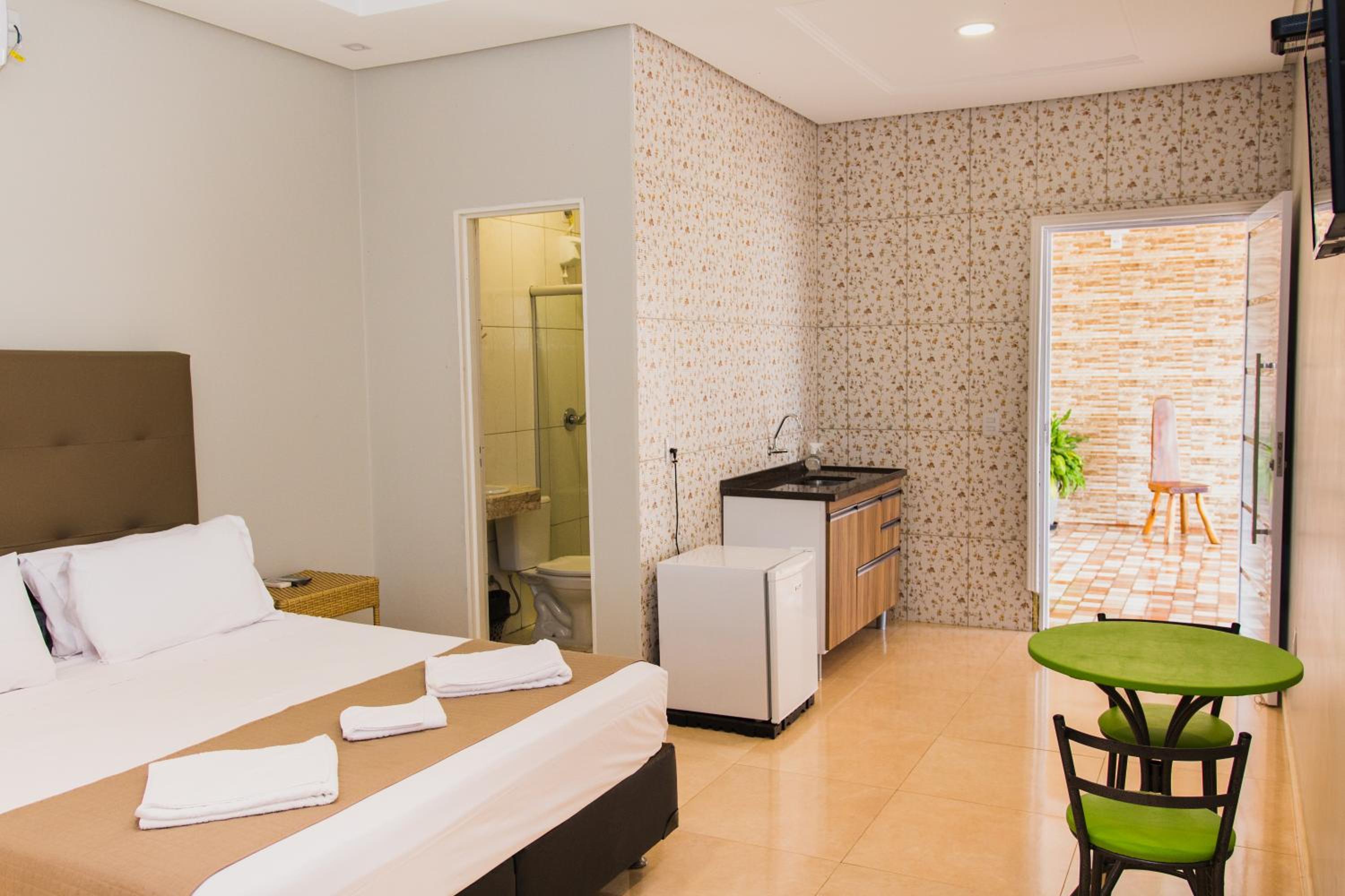 Standard Queen Room