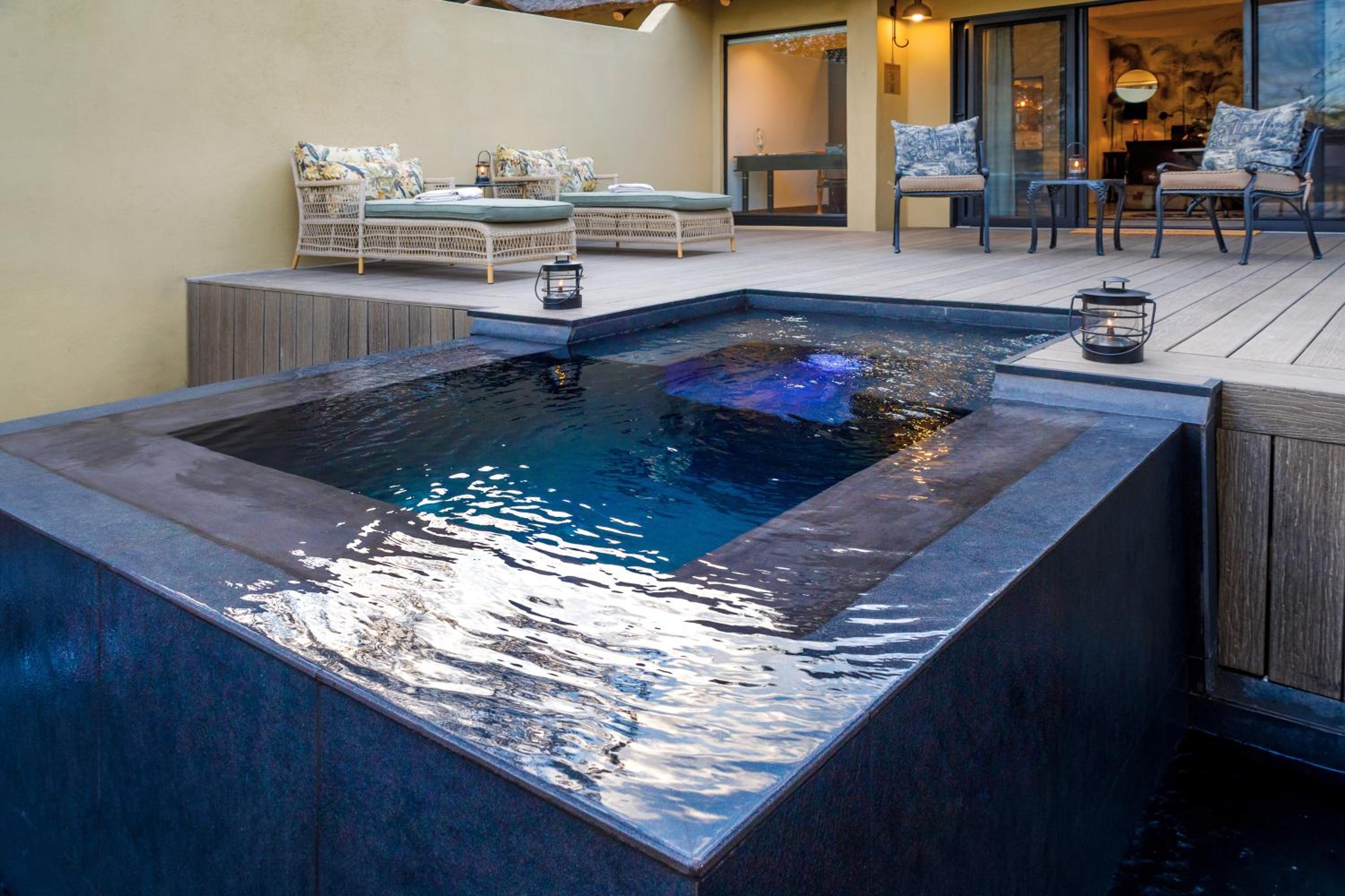 Luxury Suite - Photo 3