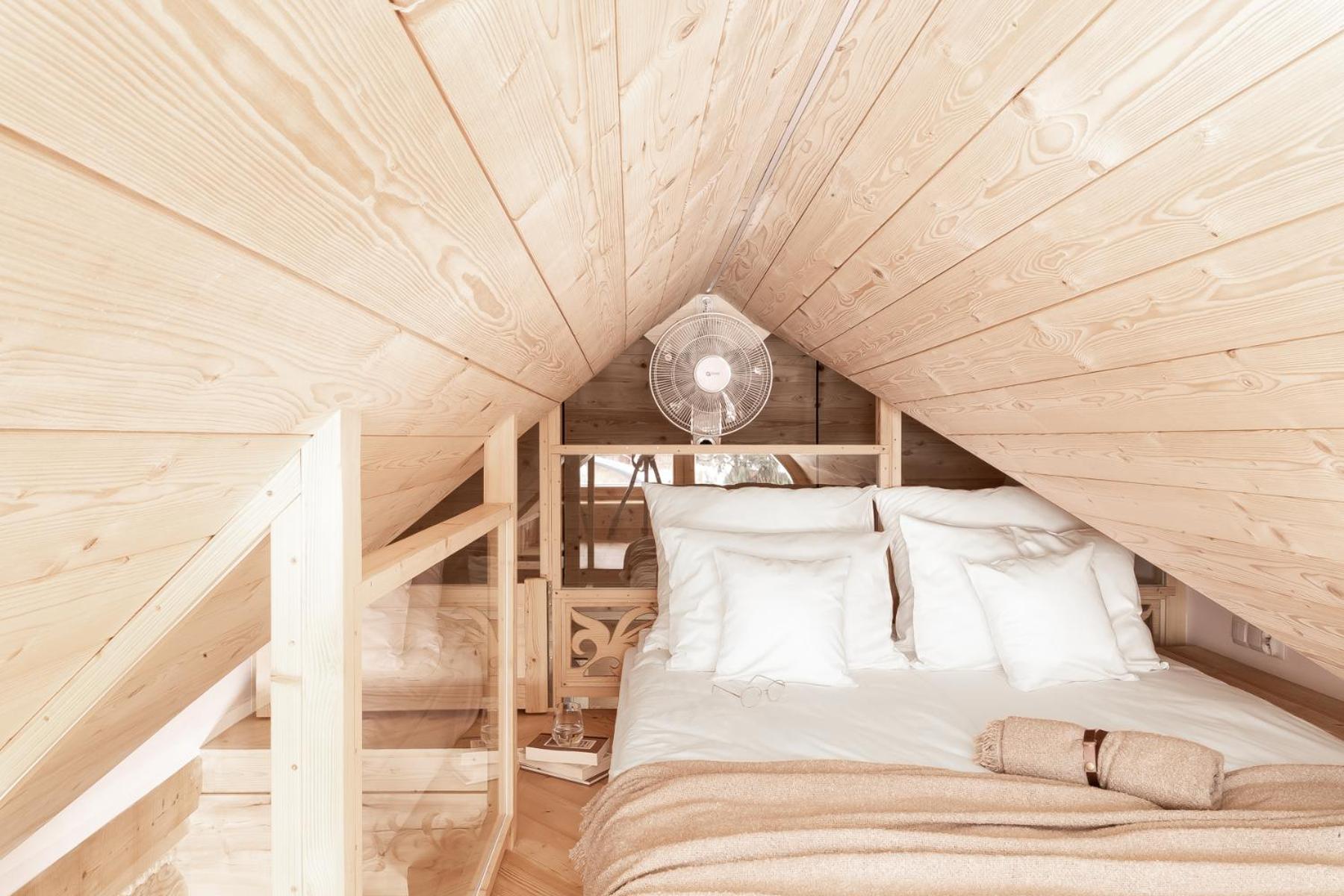 Deluxe Double Room with Mountain View and Mezzanine - Photo 11