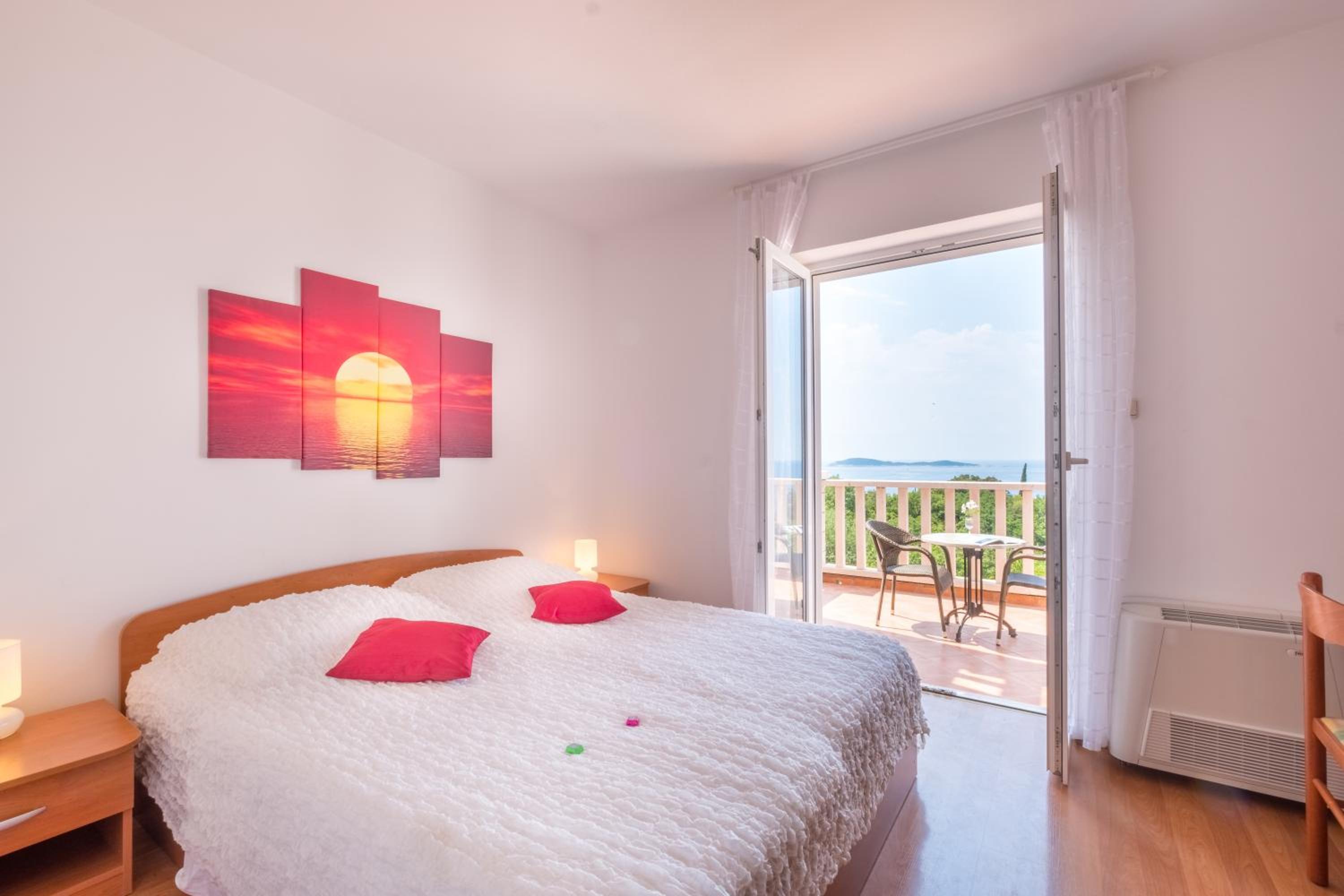 Deluxe Double Room with Terrace and Sea View