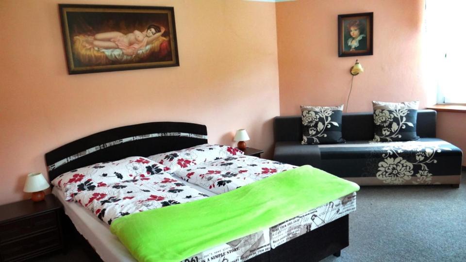 Double Room with Extra Bed photo 1