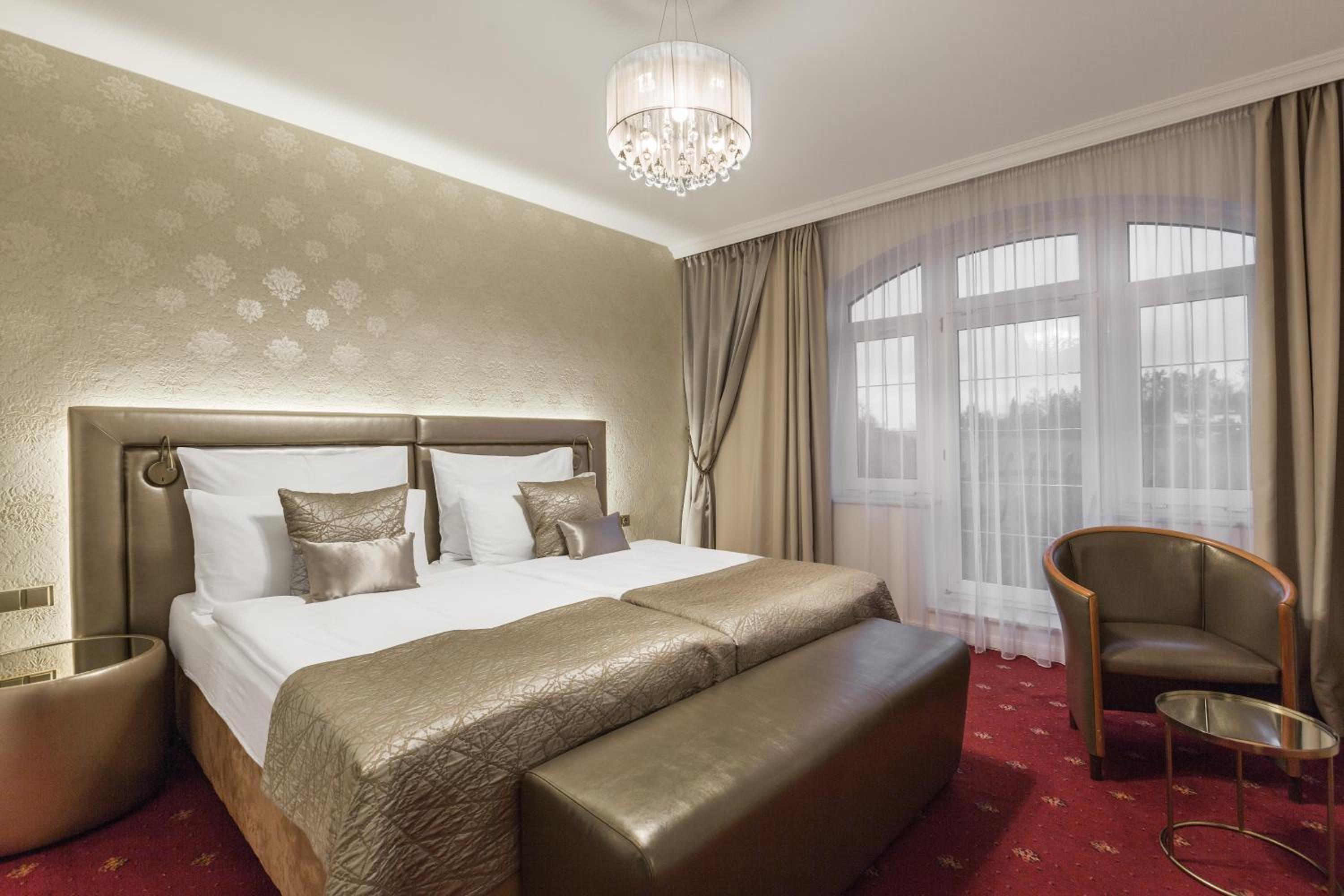 Deluxe Double or Twin Room - Photo 2