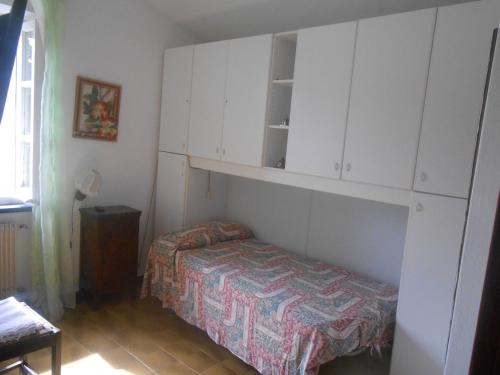Single Room with Shared Bathroom photo 1