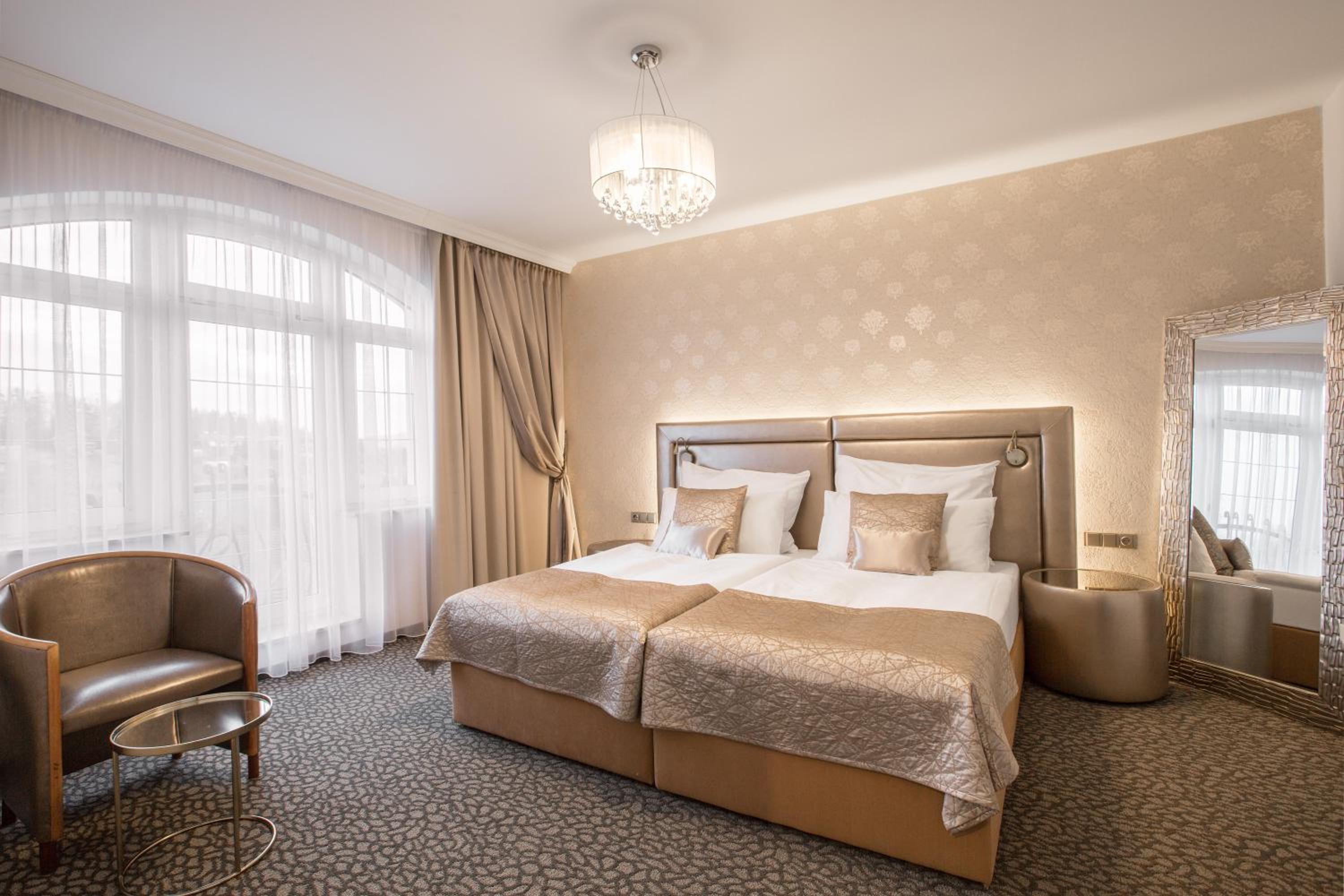 Deluxe Double or Twin Room - Photo 5