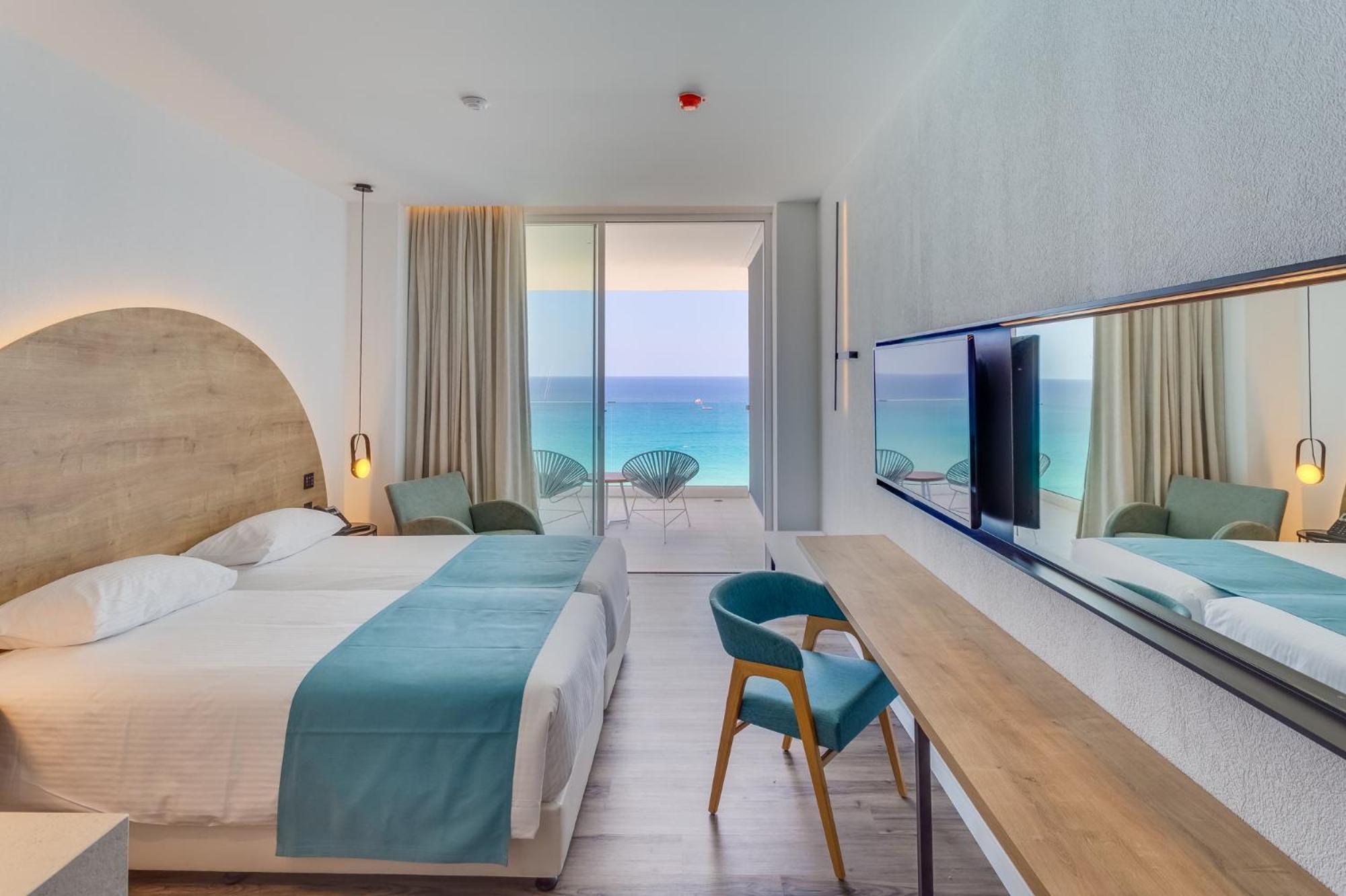 Front Sea View Junior Suite  - Photo 8