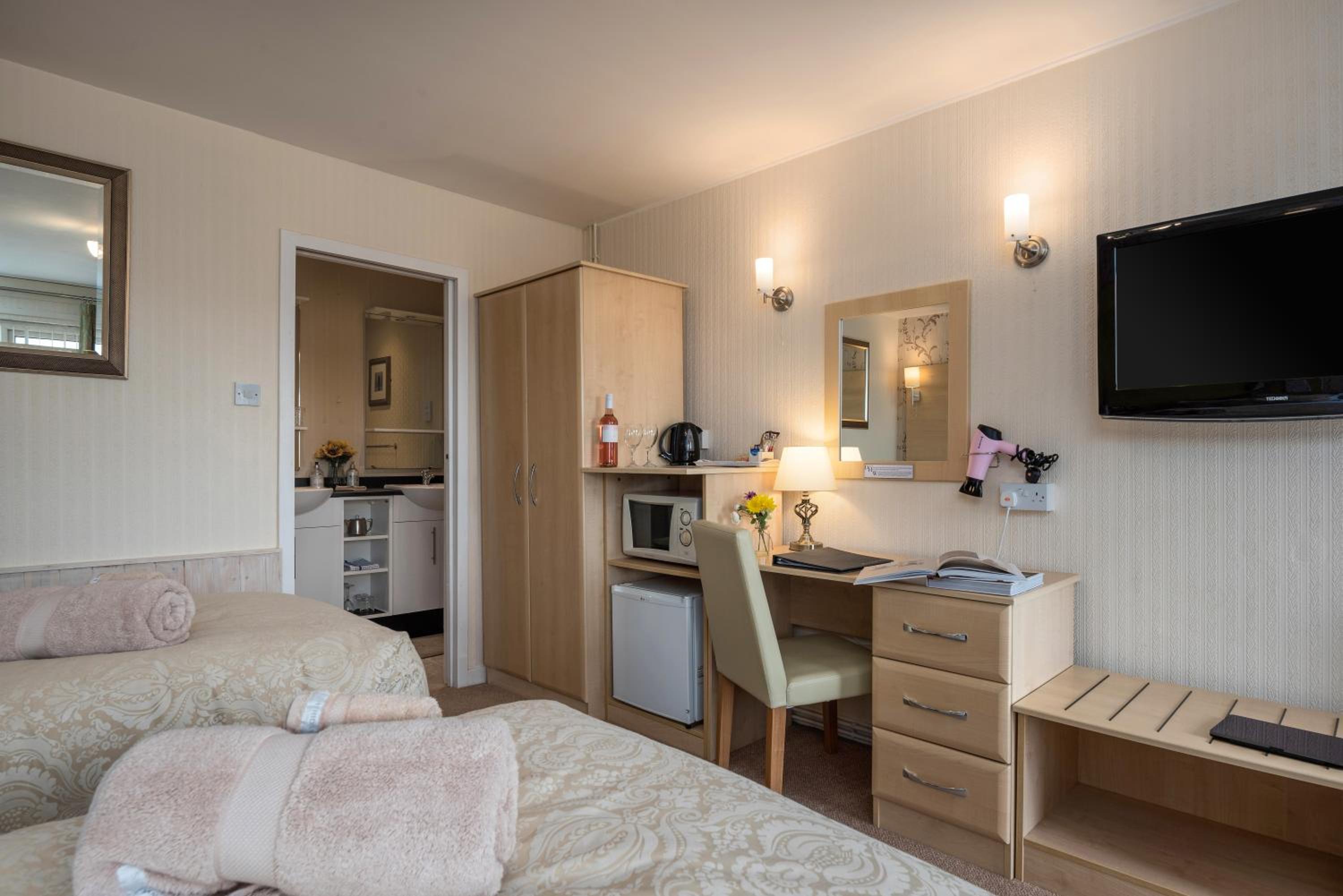 Superior Twin Room - Photo 1