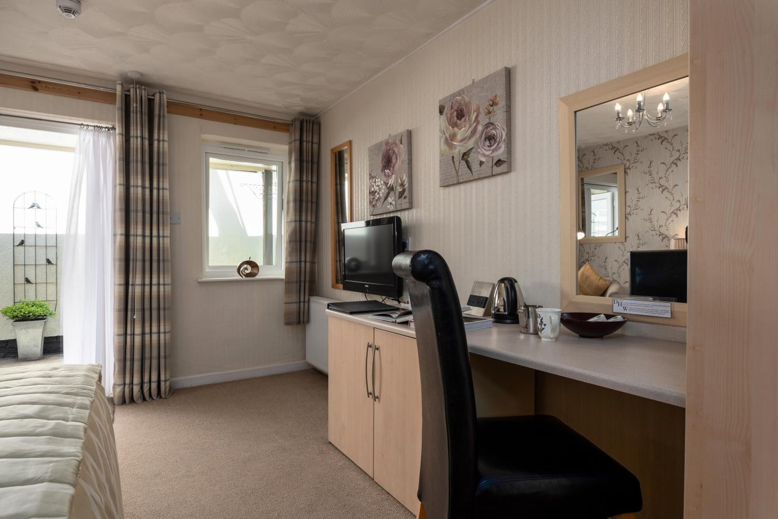 King Room - Disability Access - Photo 7