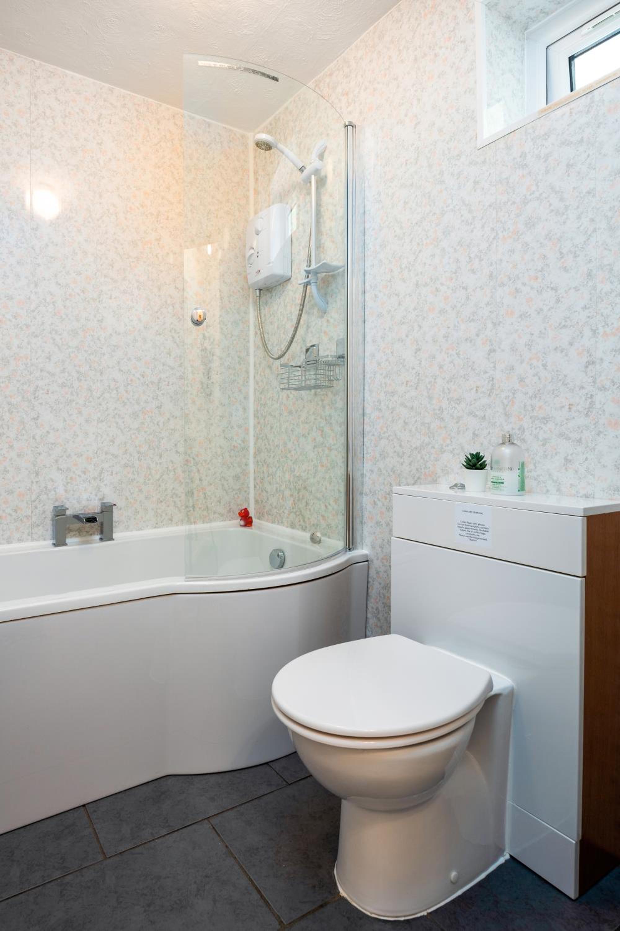 Superior King Room - Photo 8