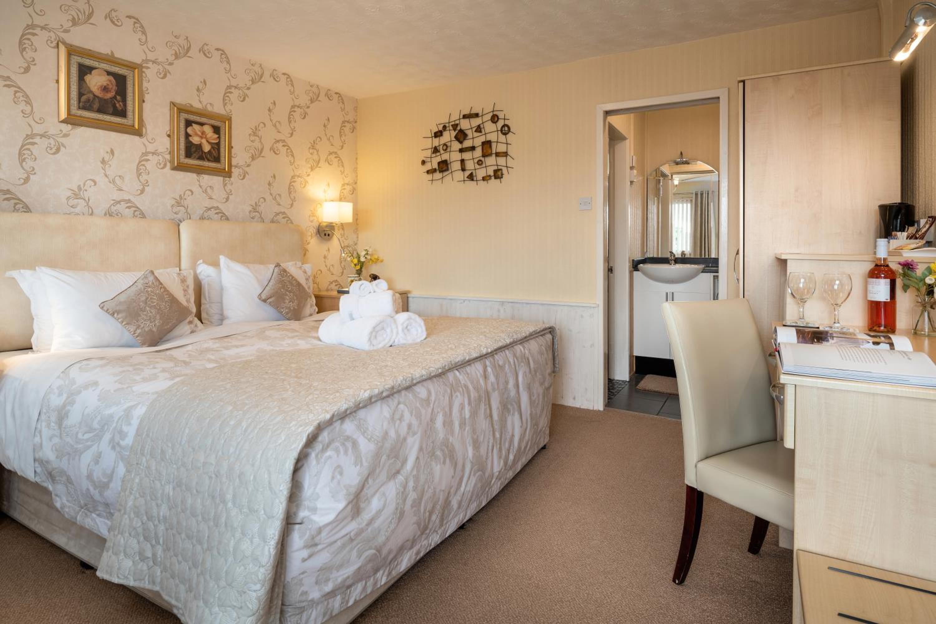 Superior King Room - Photo 1