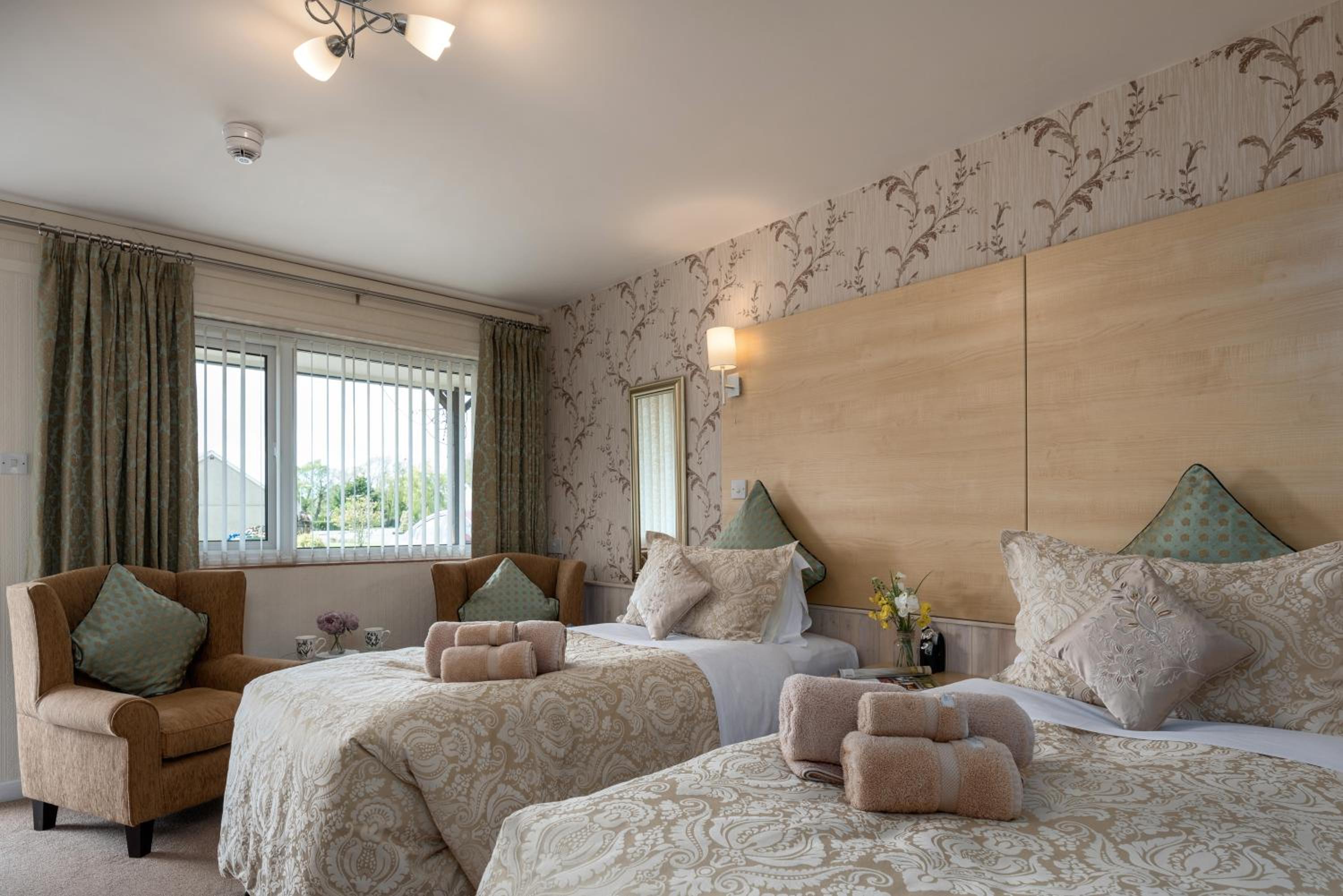 Superior Twin Room - Photo 4