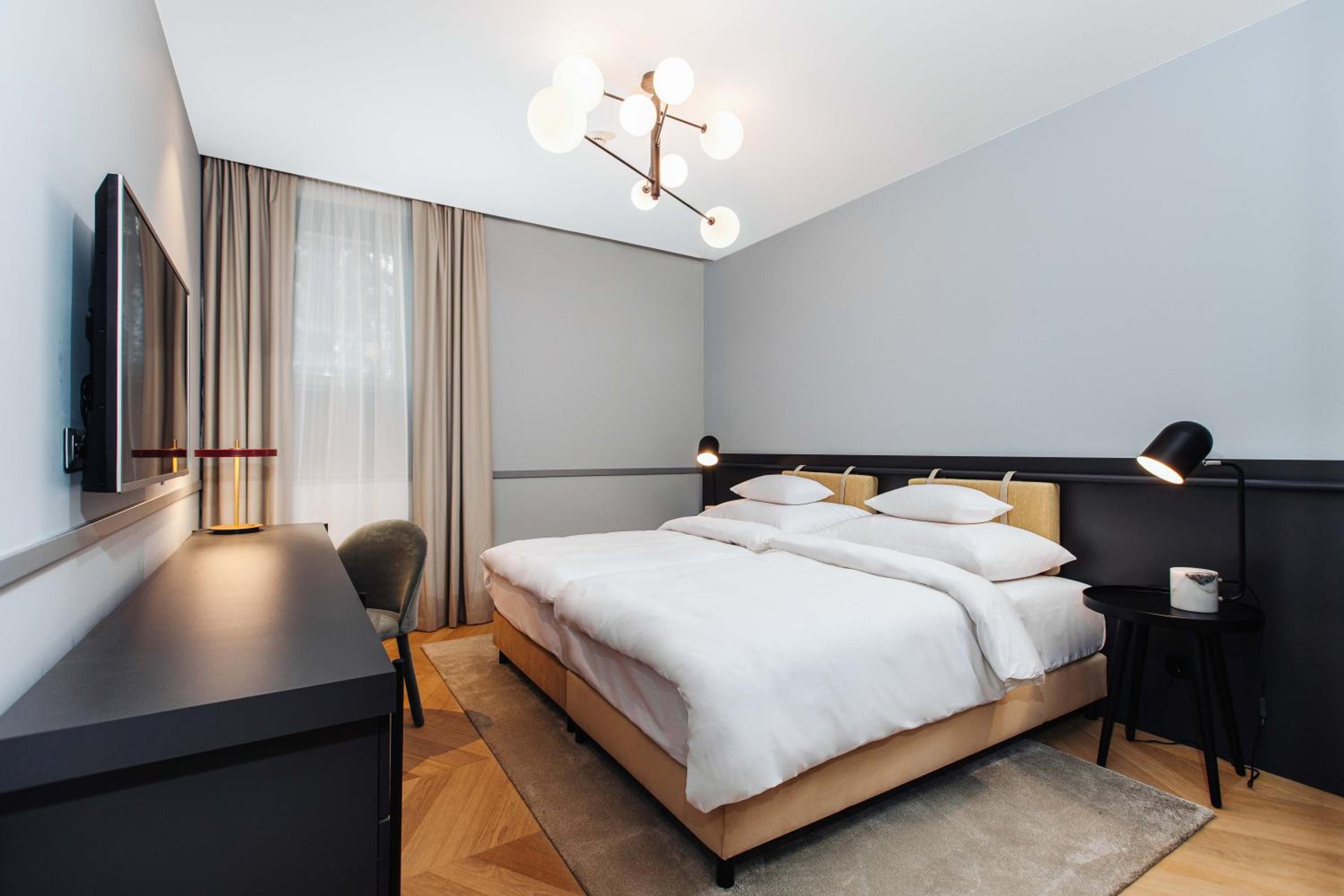 Basement Double or Twin Room - Photo 1