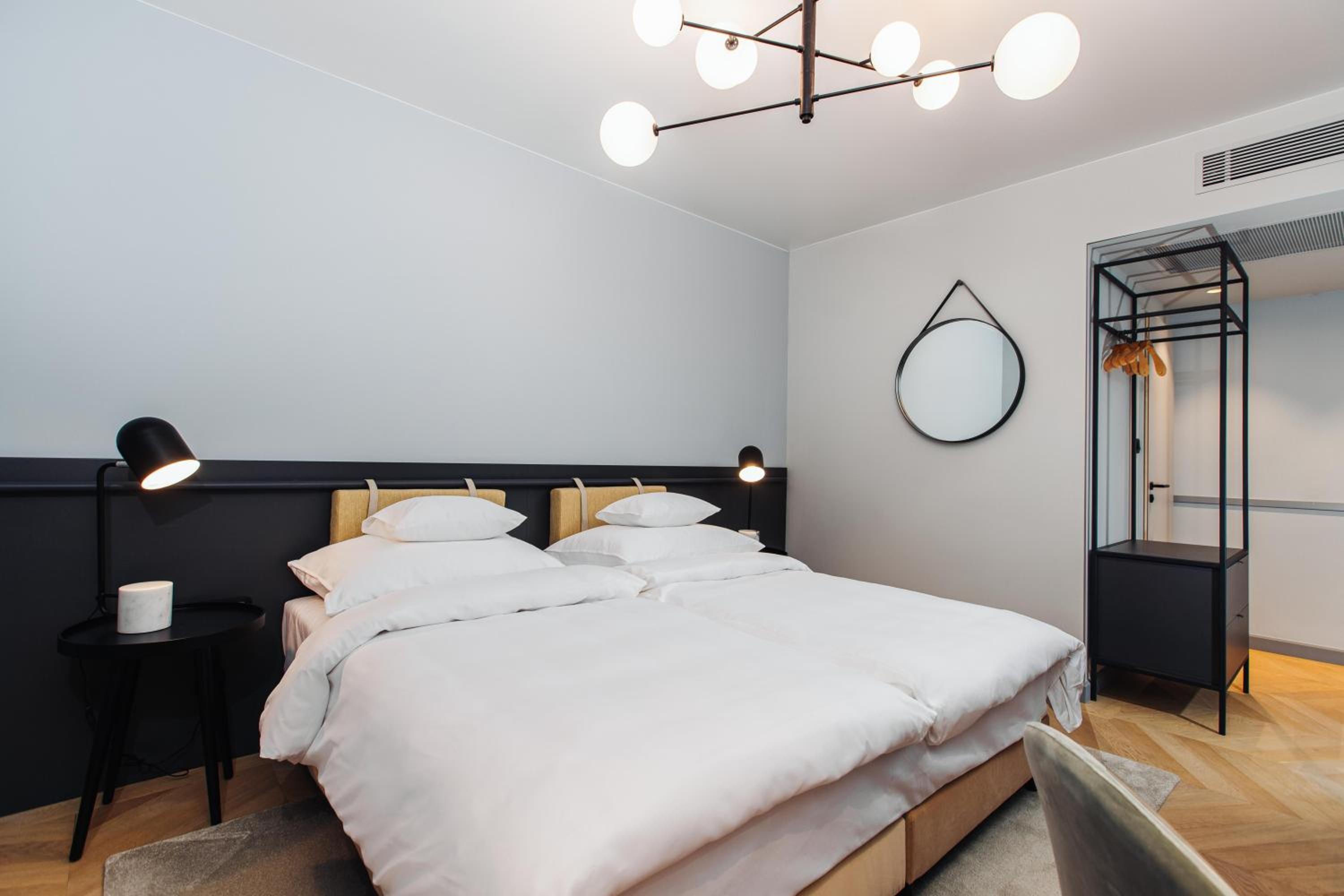 Basement Double or Twin Room - Photo 5