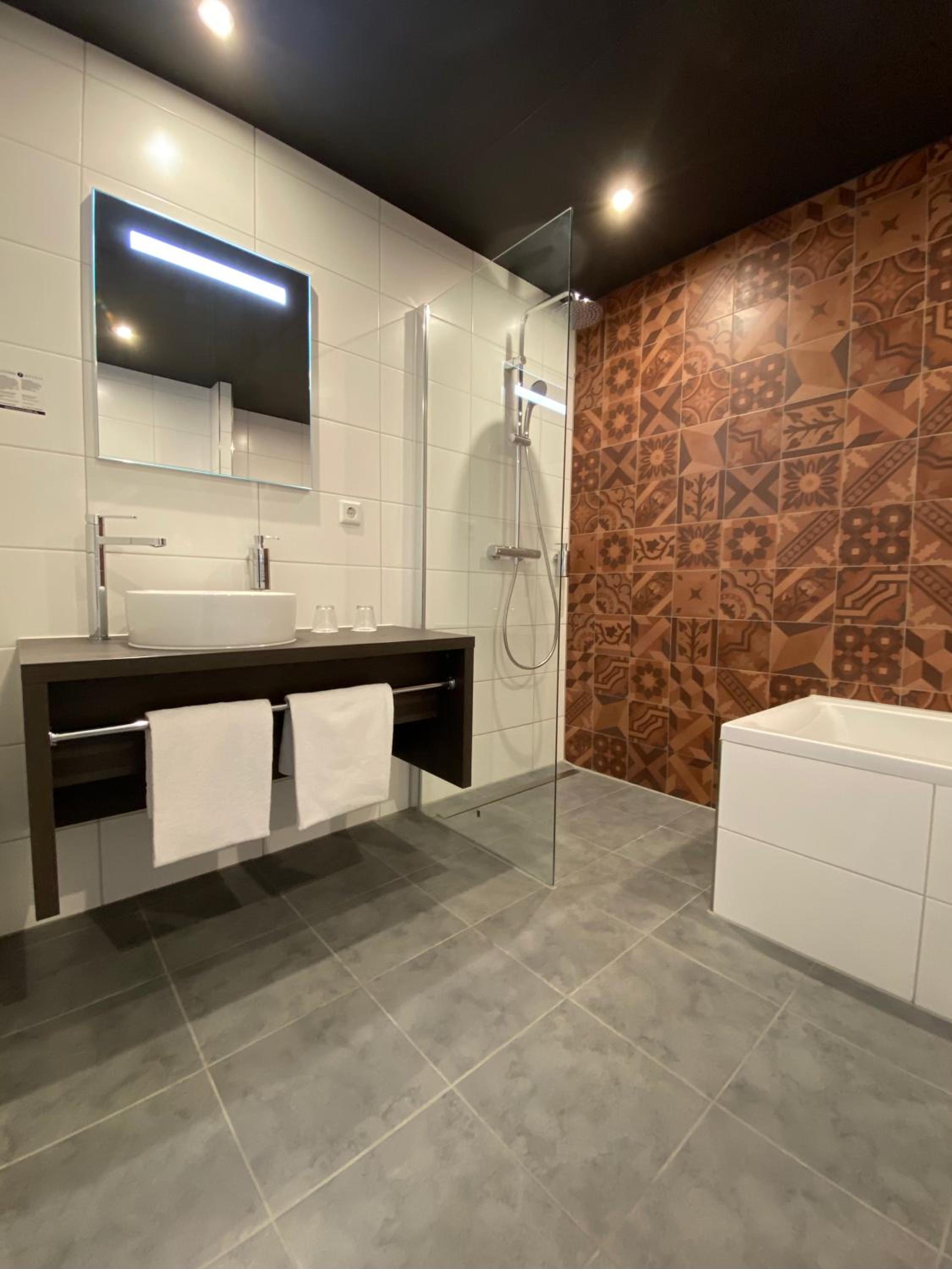 Standard Double Room with Bath photo 2
