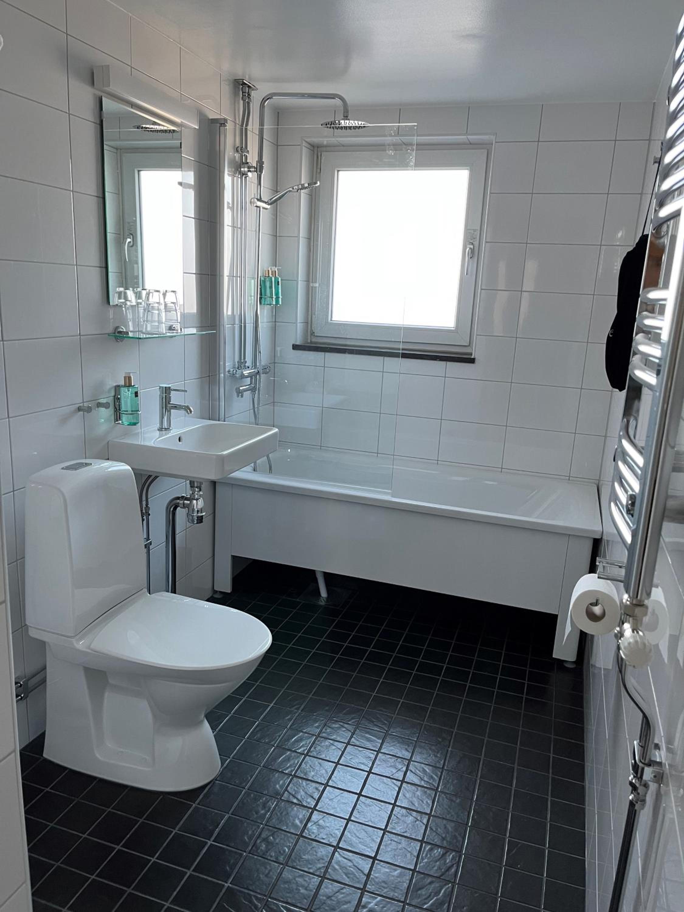 Two-Bedroom Apartment with Four Single Beds - Non-Smoking photo 3