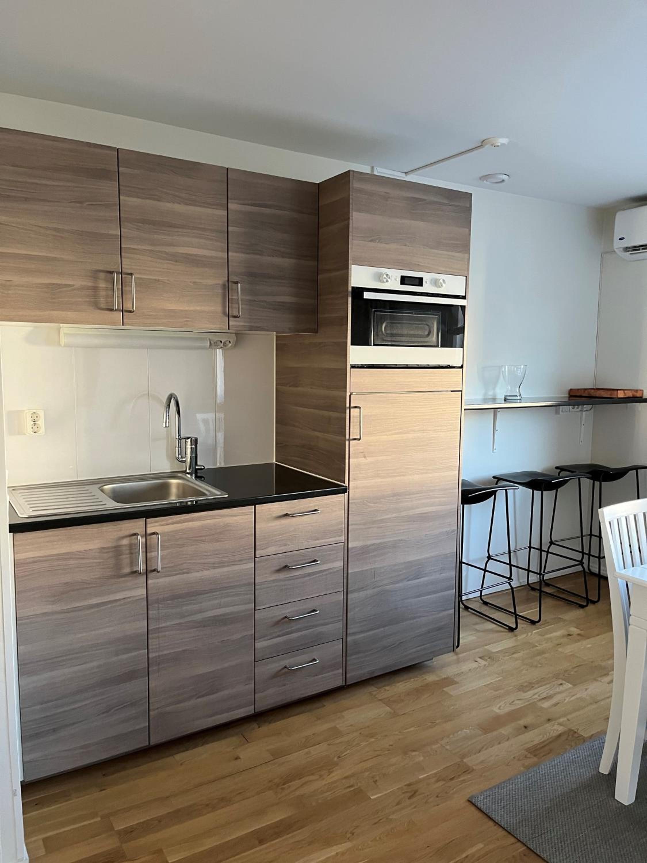 Two-Bedroom Apartment with Four Single Beds - Non-Smoking photo 2