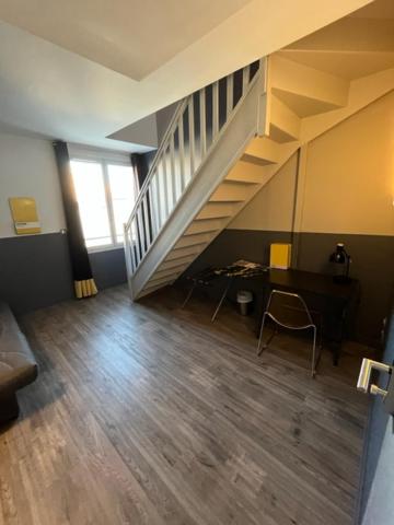 Suite Duplex Family Room - City view - Photo 3