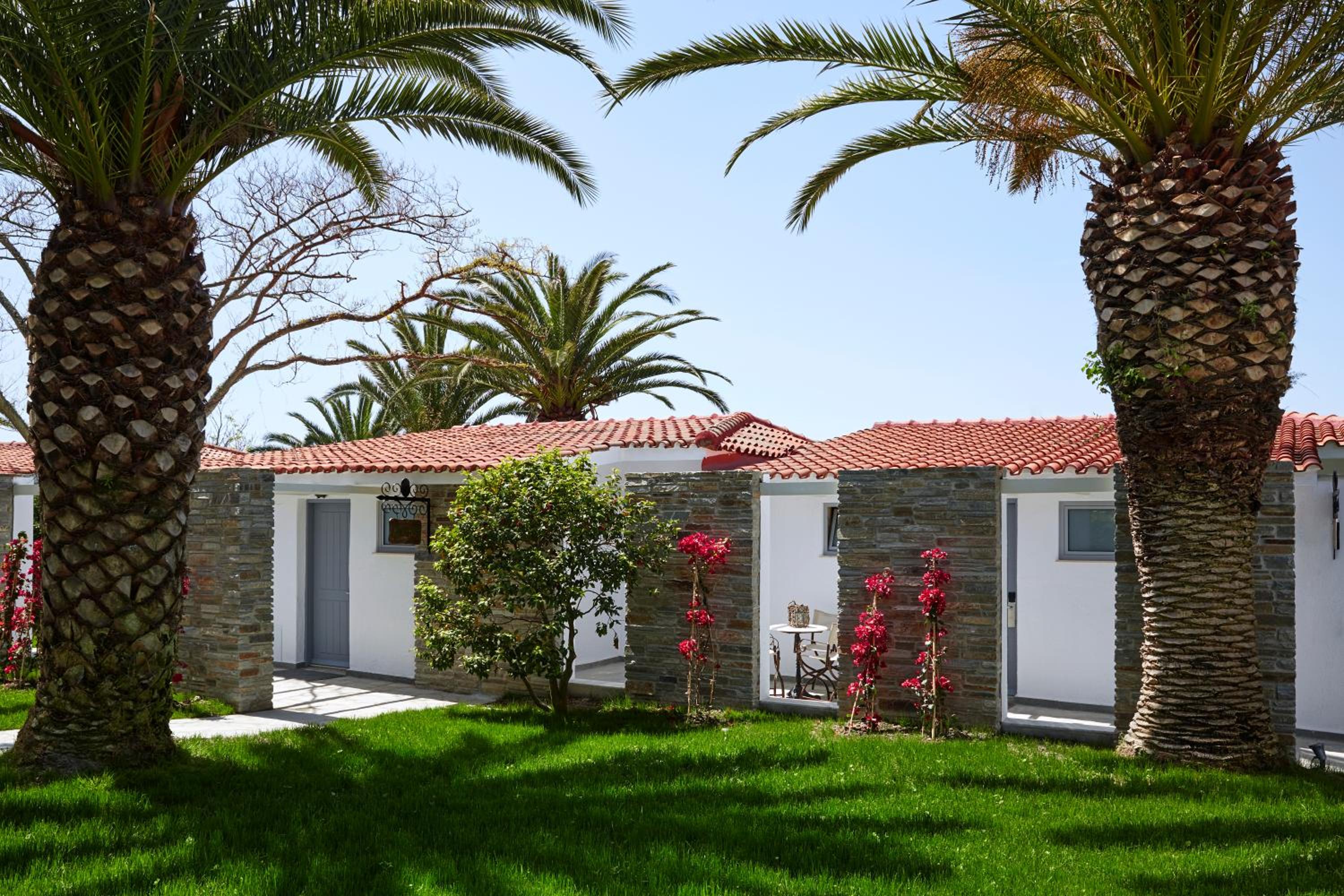 Bungalow with Garden View