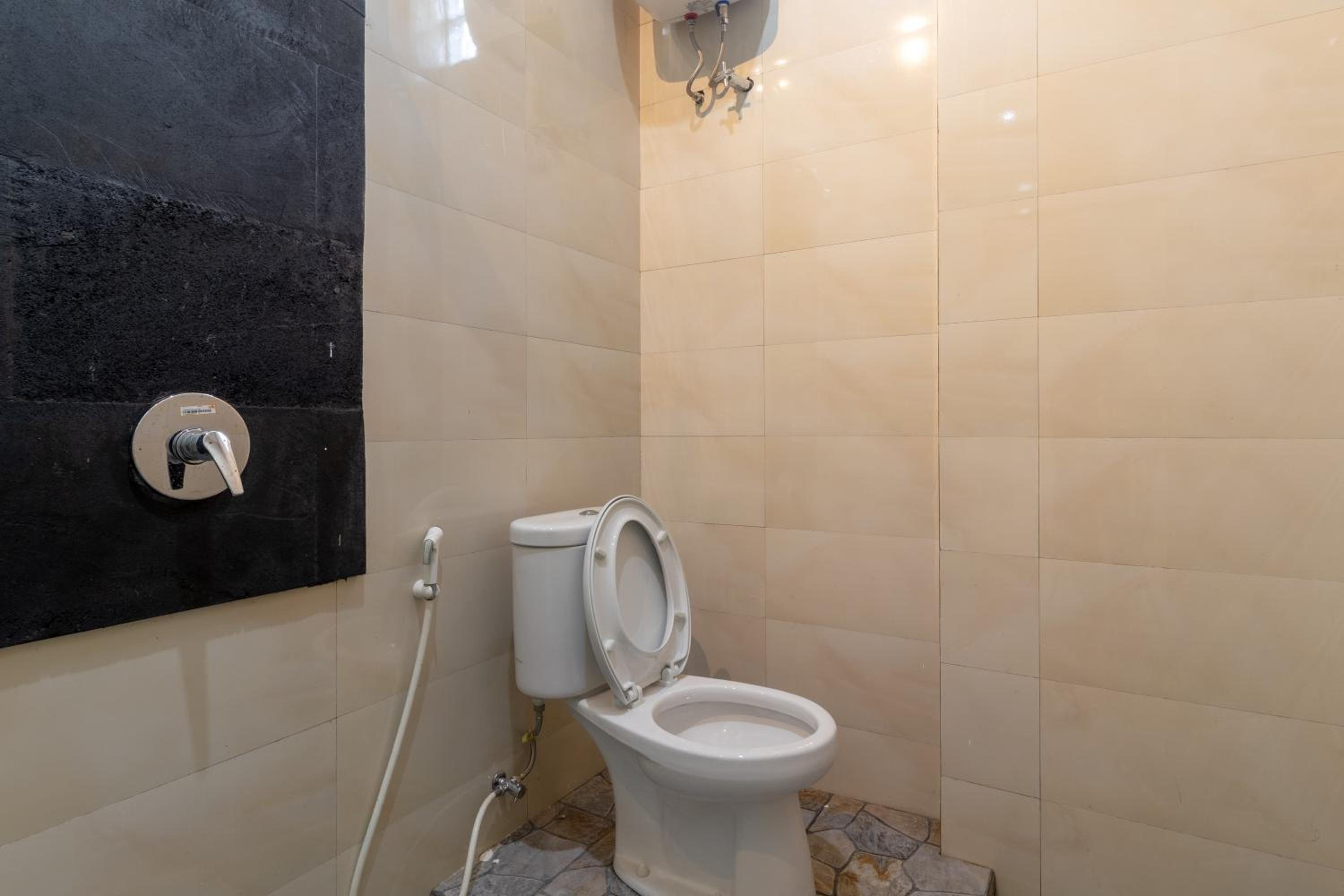 Deluxe Double Room - Photo 18