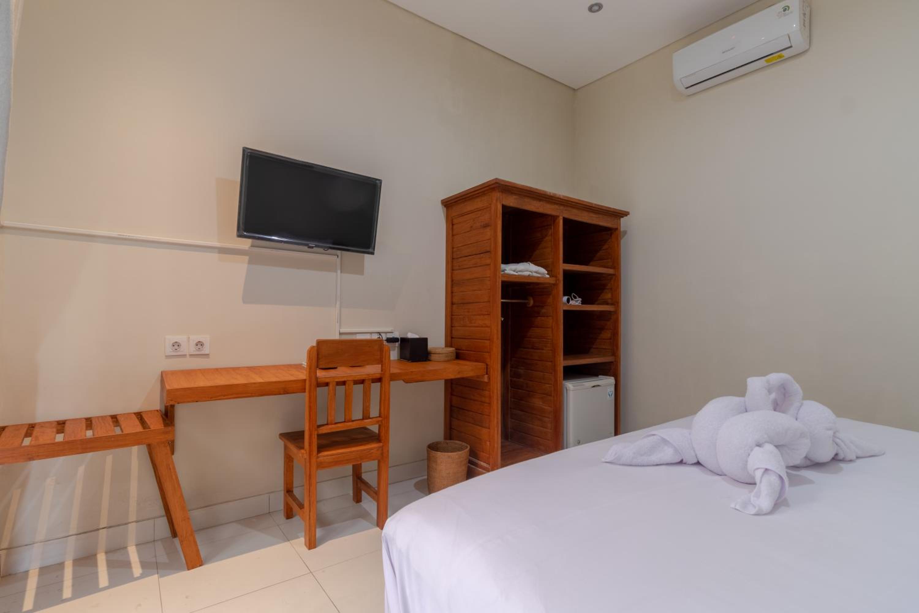 Deluxe Double Room - Photo 14