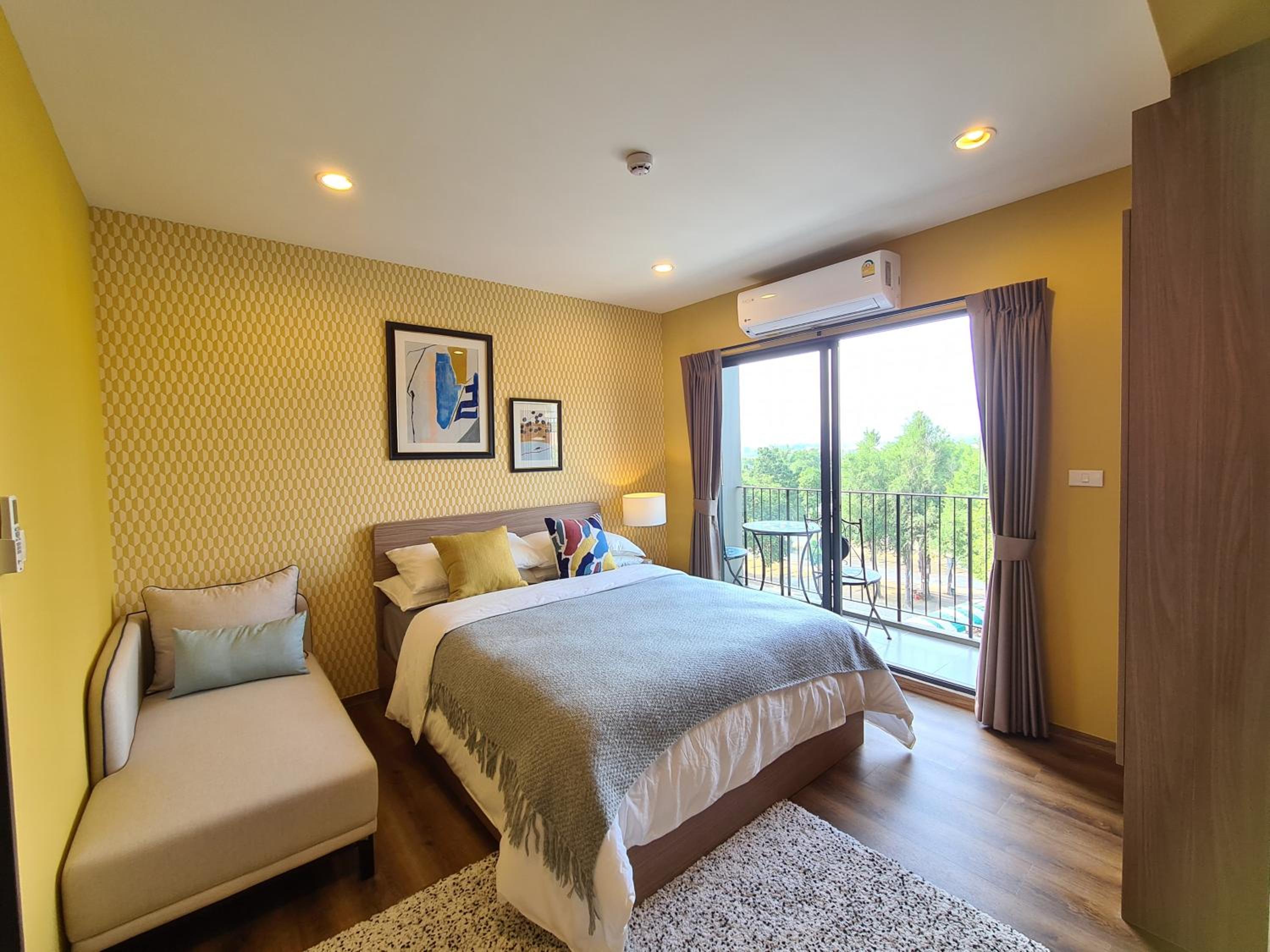 Apartment with Mountain View - Photo 16
