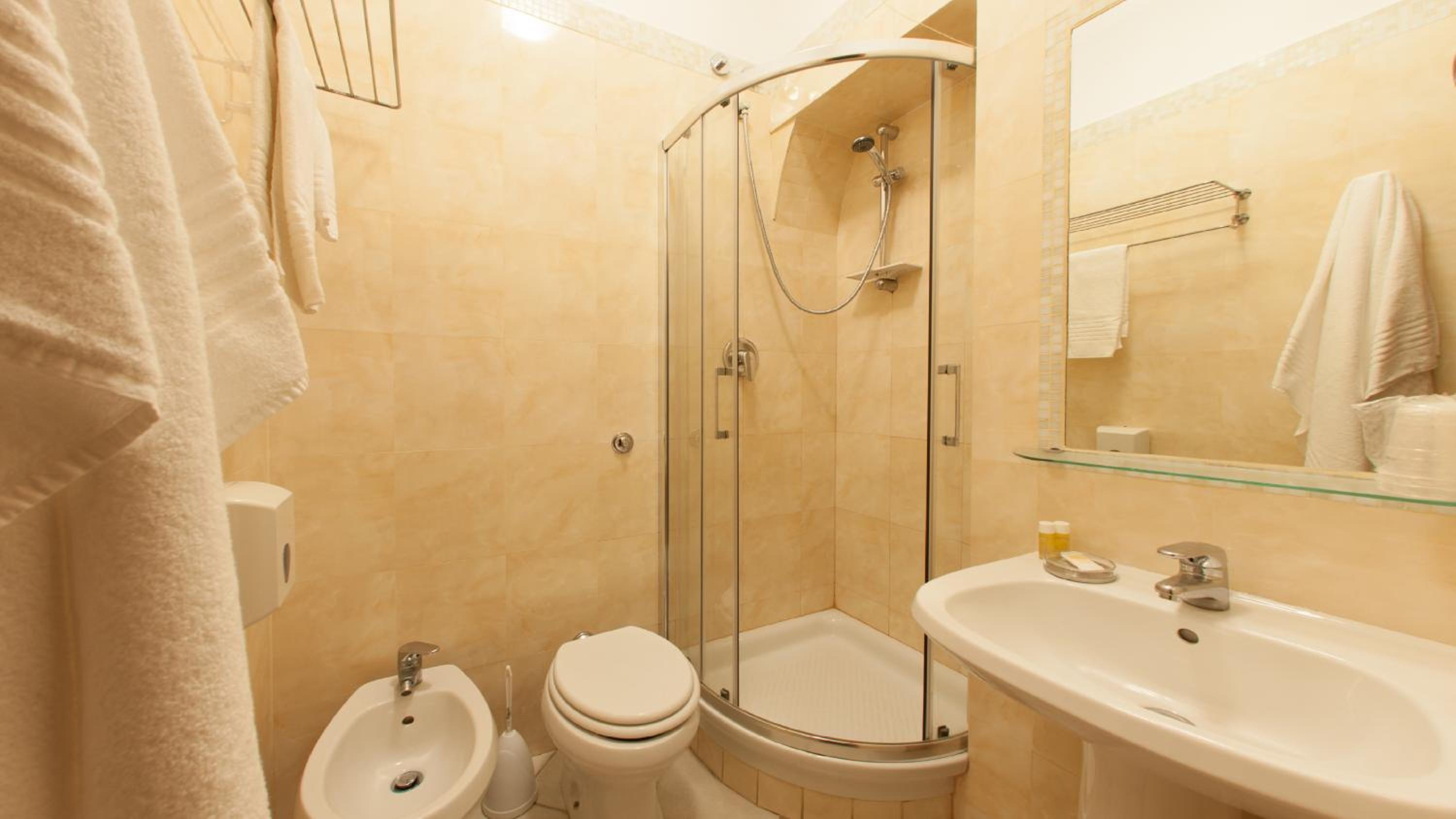 Double or Twin Room photo 2