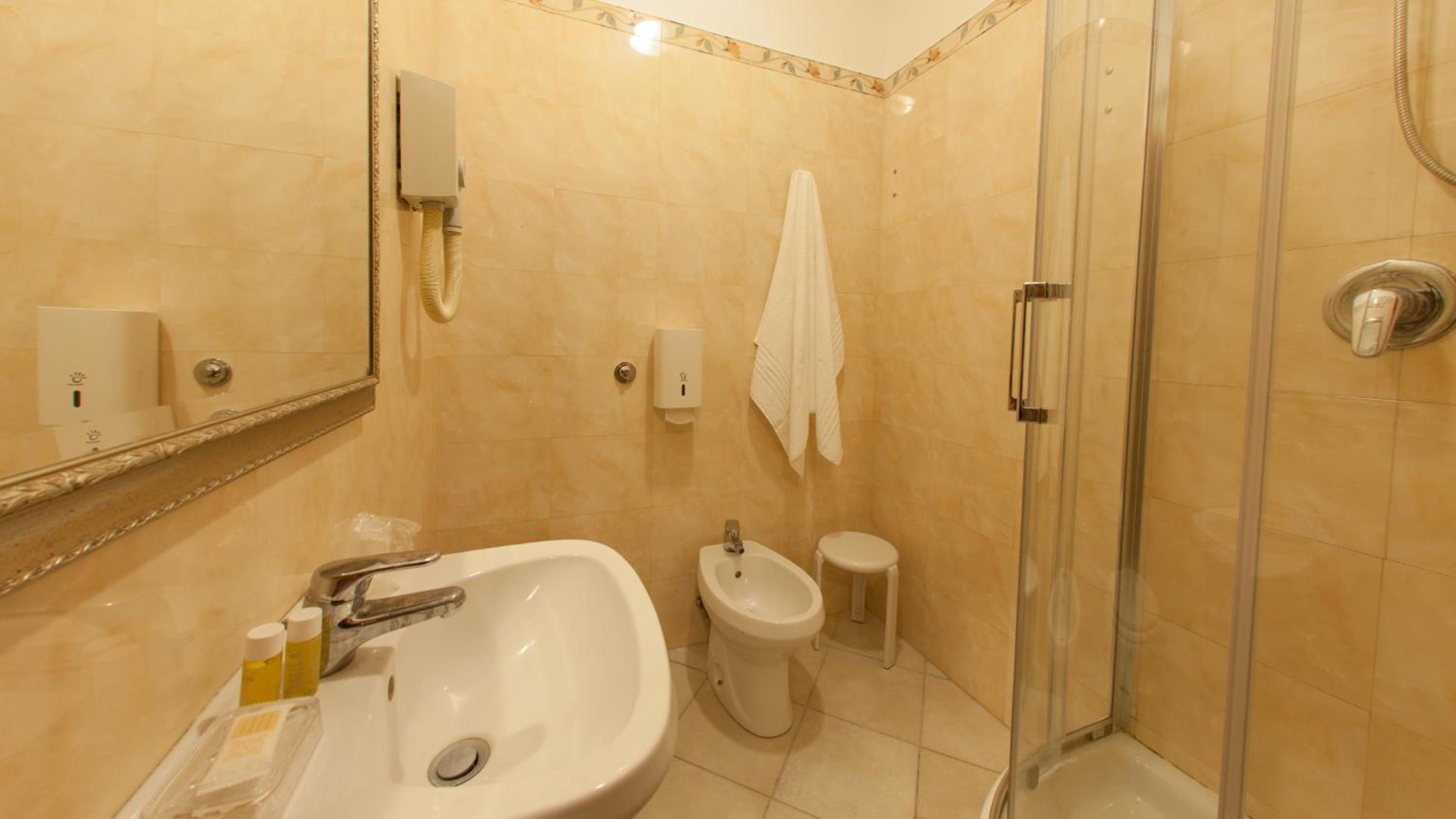 Single Room photo 3