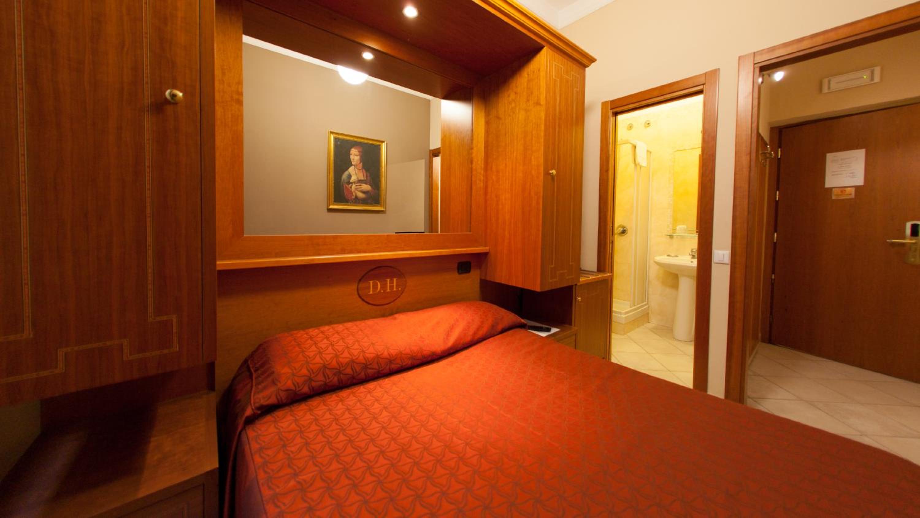 Budget Double Room photo 2