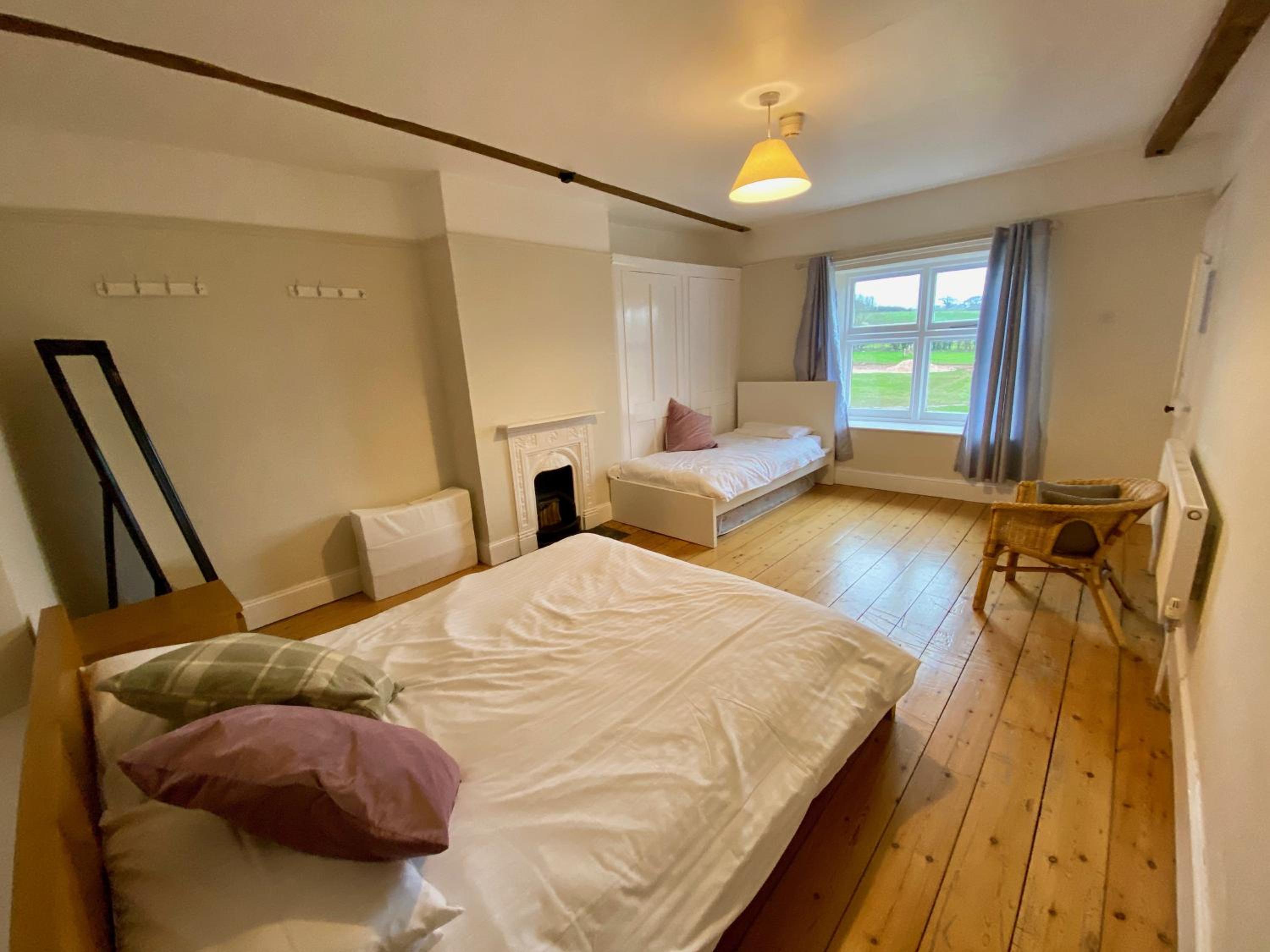 Three-Bedroom House photo 3
