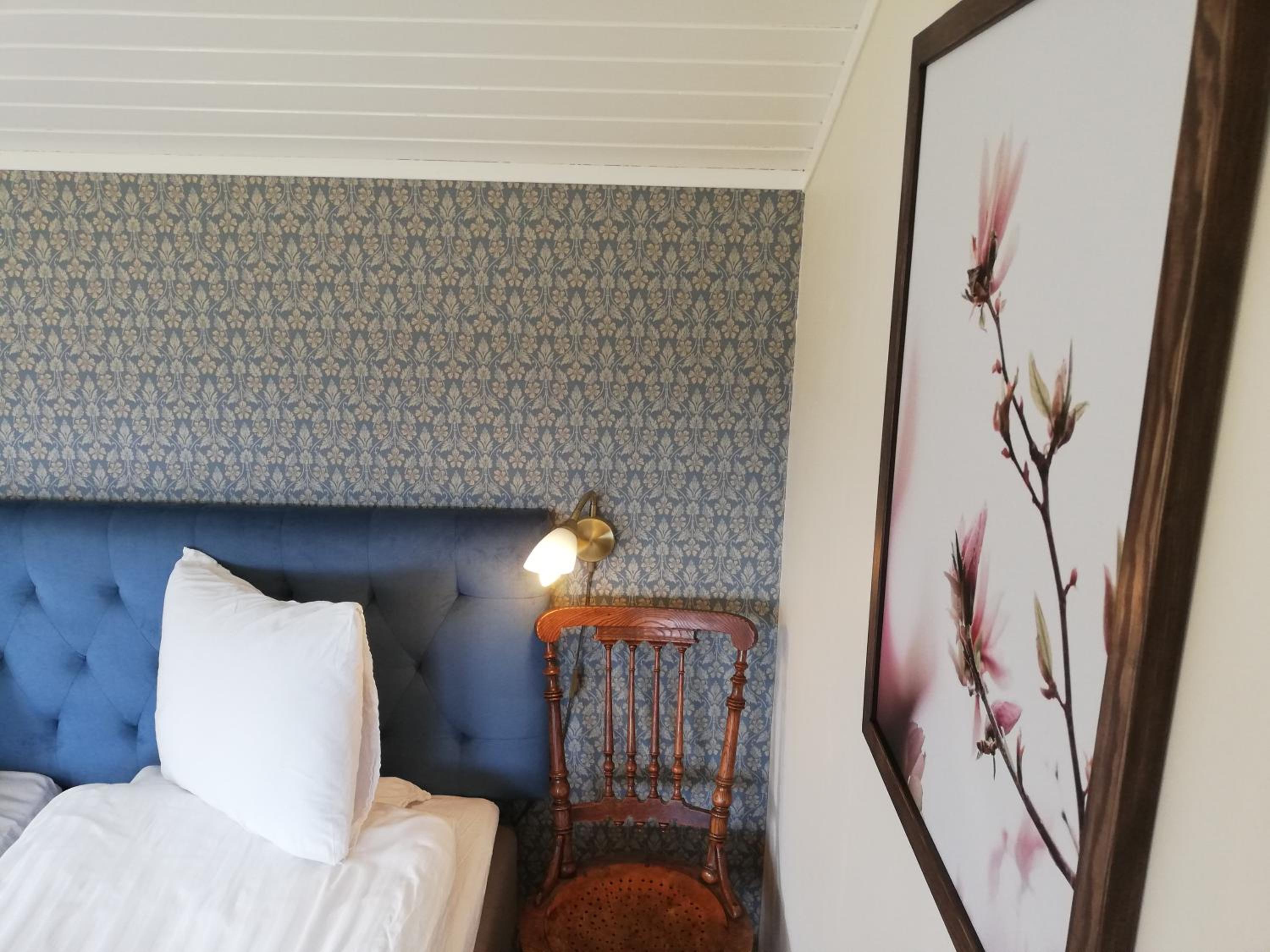 Cottage with Private Bathroom photo 1
