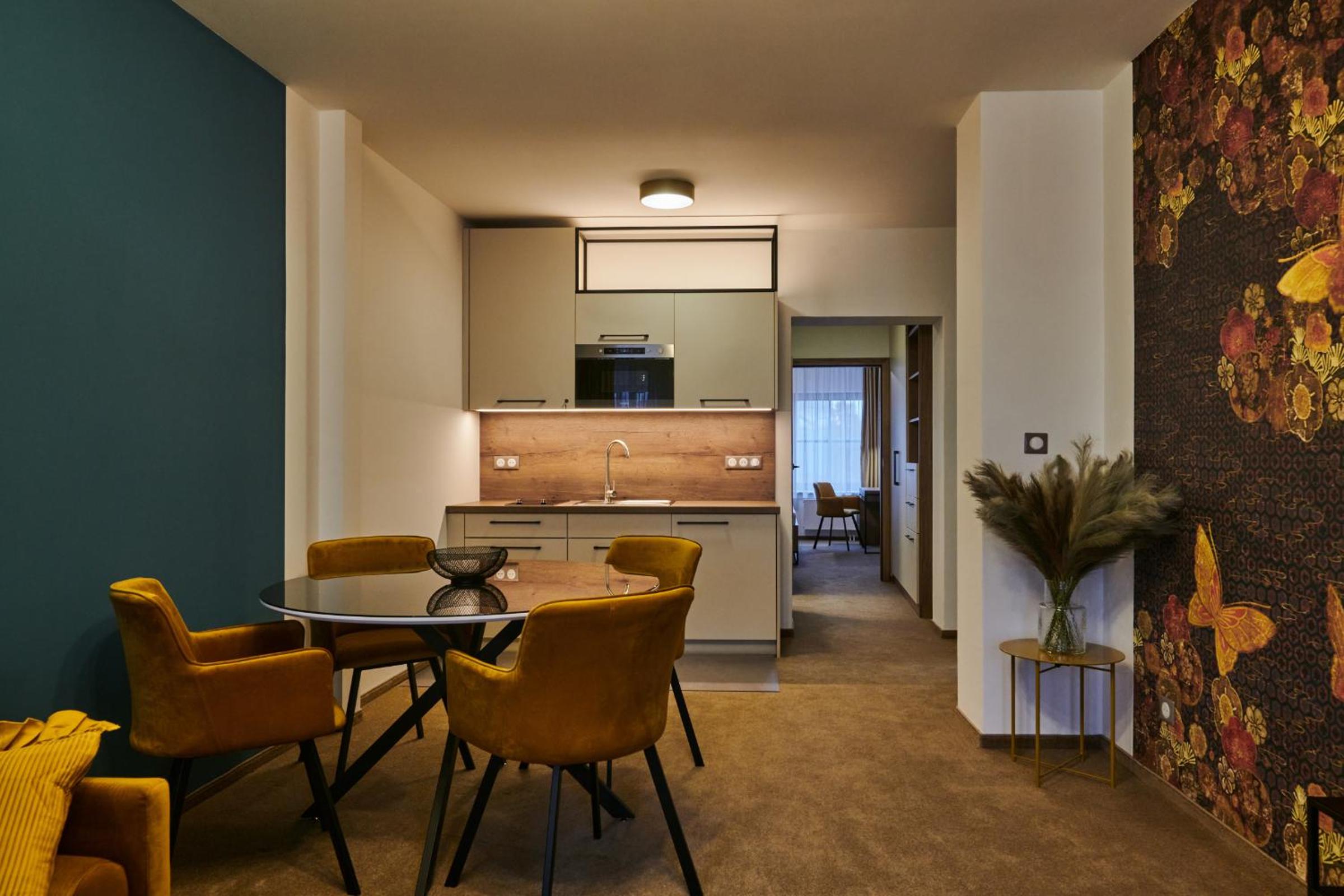 Deluxe Apartment photo 2