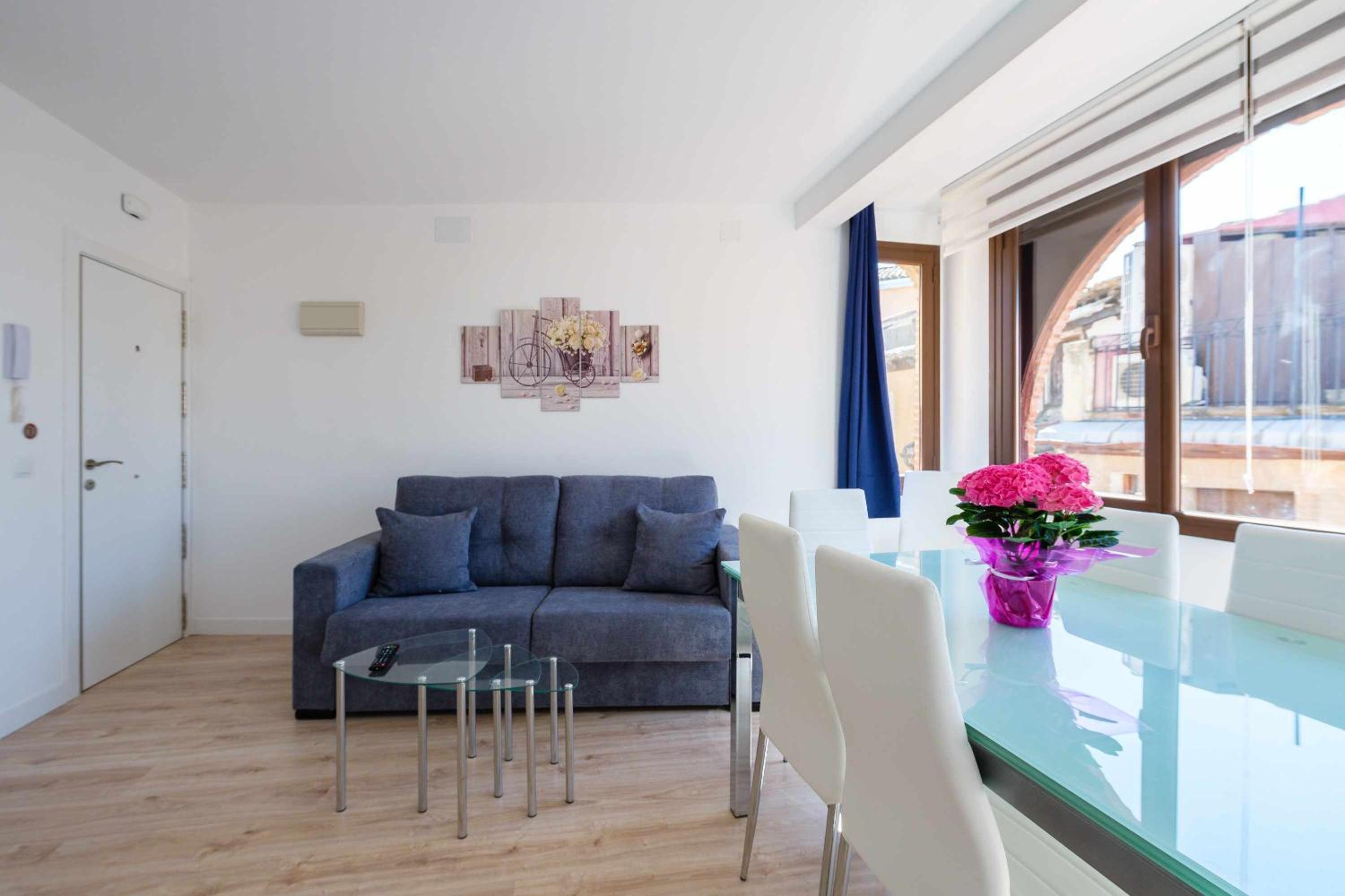Three-Bedroom Apartment Second Floor - Photo 11