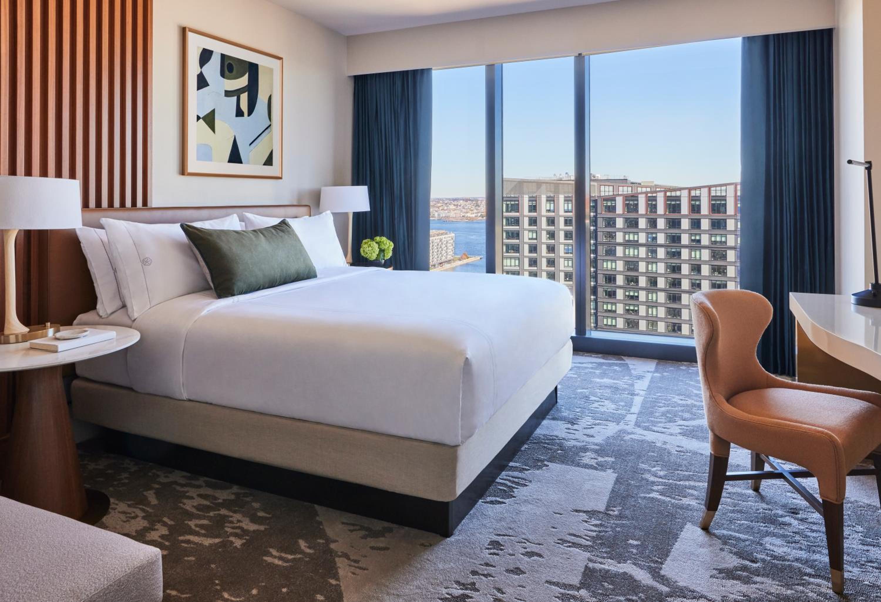 Accessible Deluxe Patron Room 1 King Bed