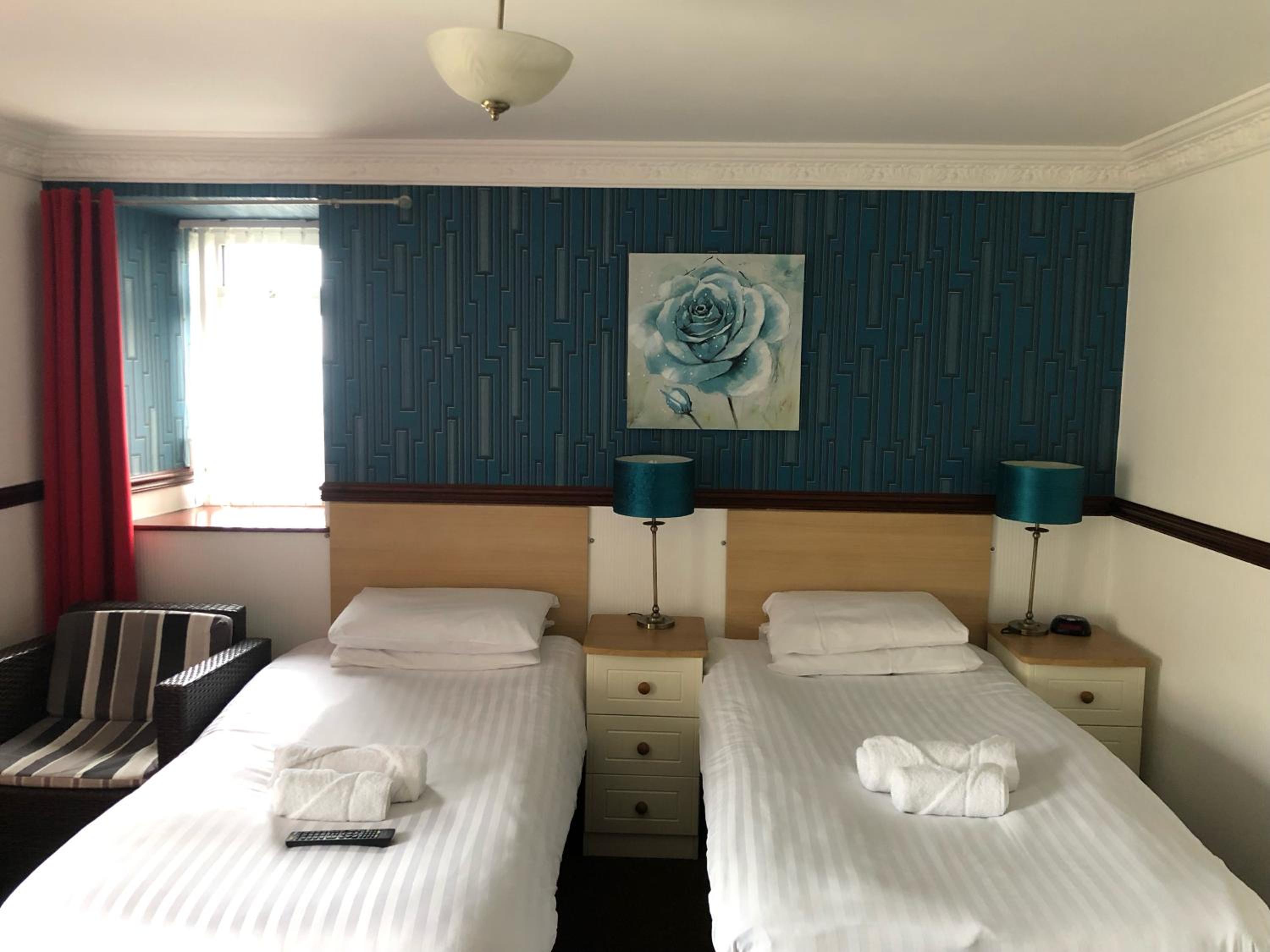Twin Room - Photo 1