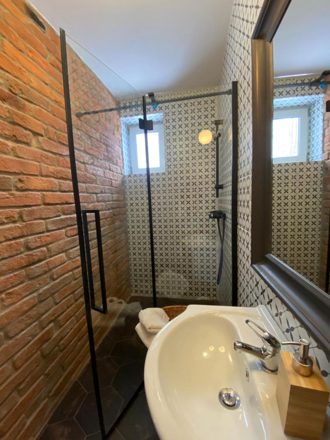 Suite with Mountain View - Photo 18